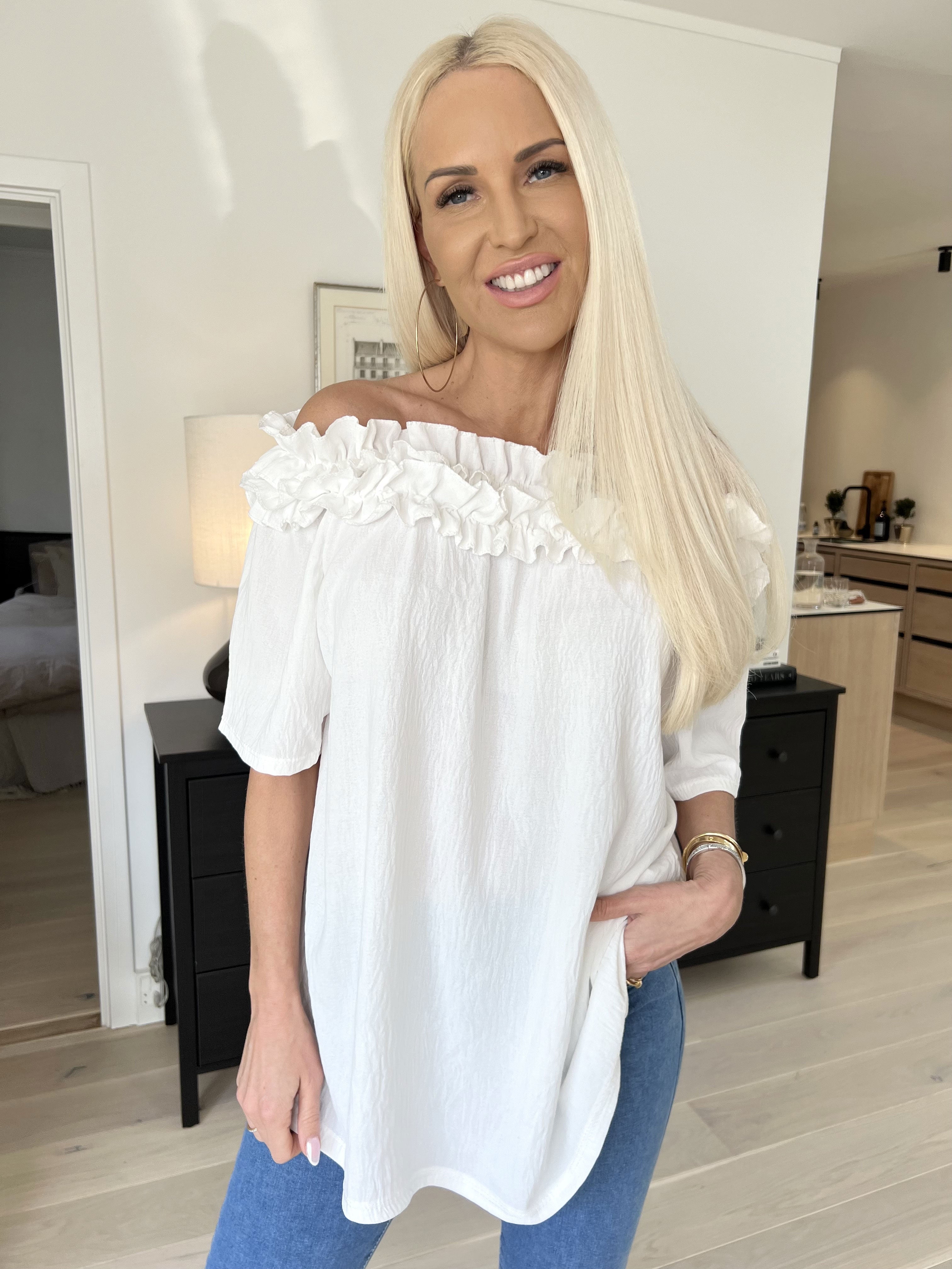 Chili Sleeveless - Fineste tunika med elastik og flæser i udskæringen