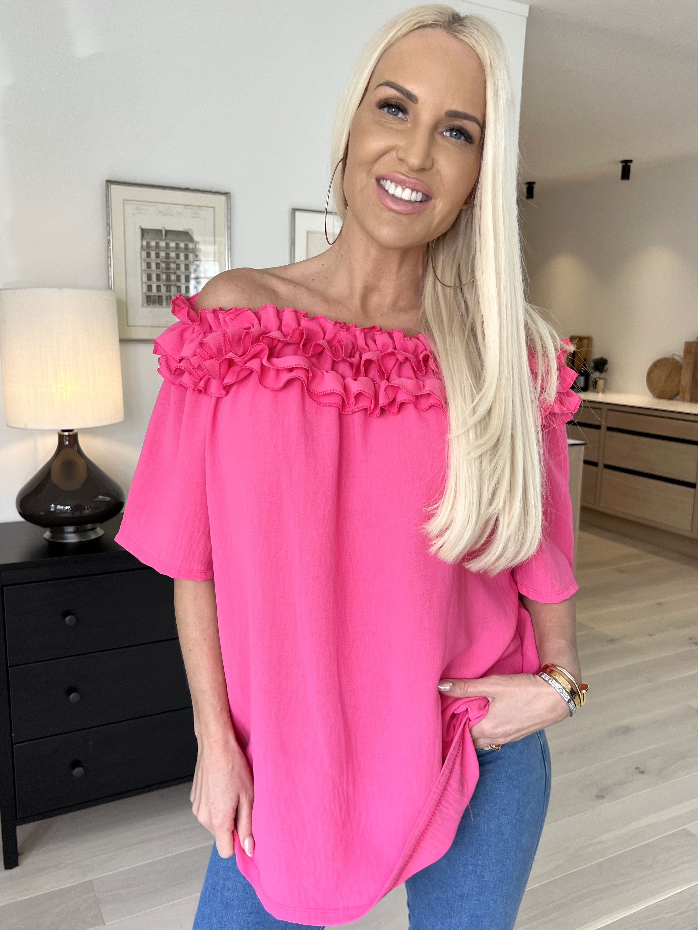 Chili Sleeveless - Fineste tunika med elastik og flæser i udskæringen