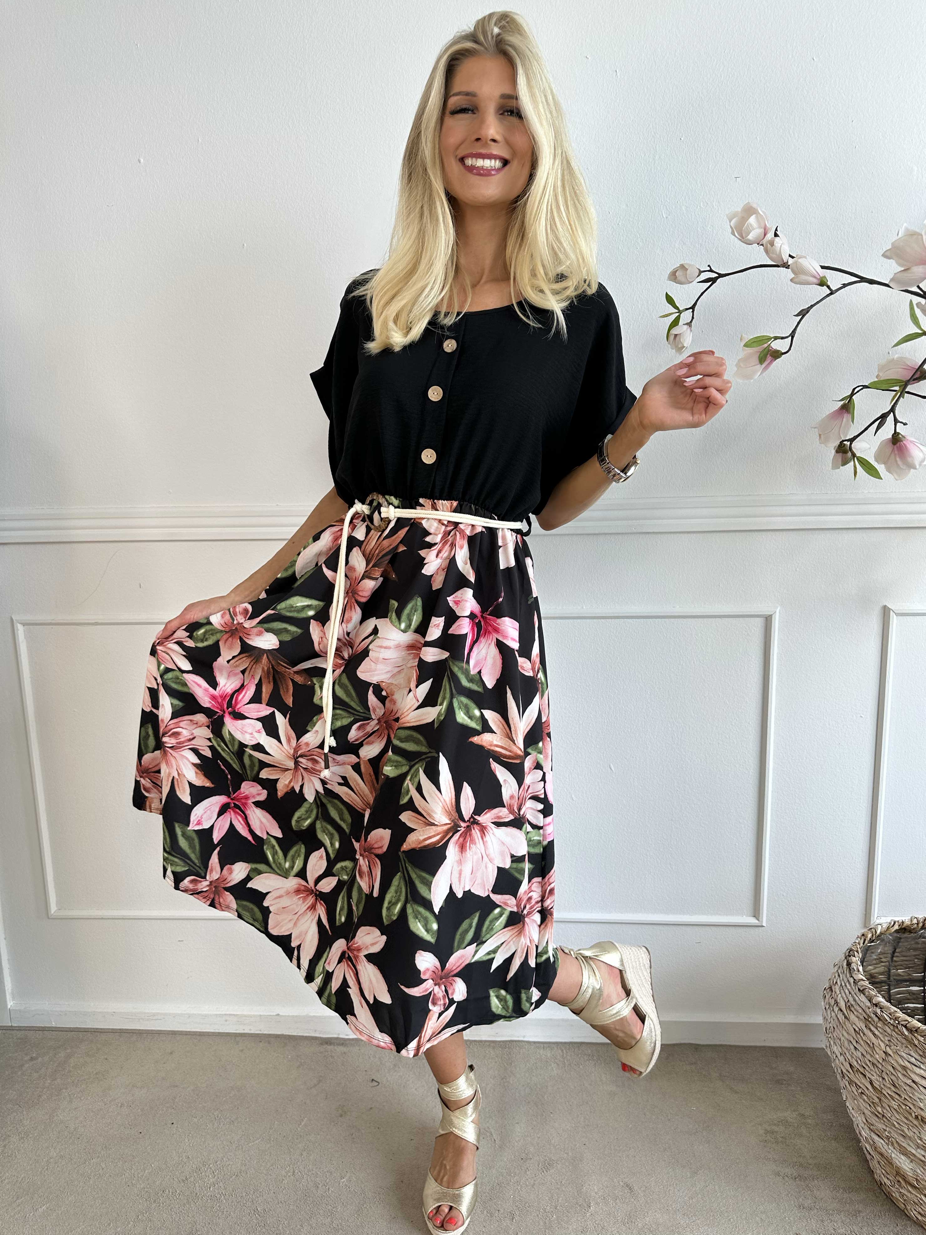 Dina - Fin kjole med elastik i taljen og pynteknapper