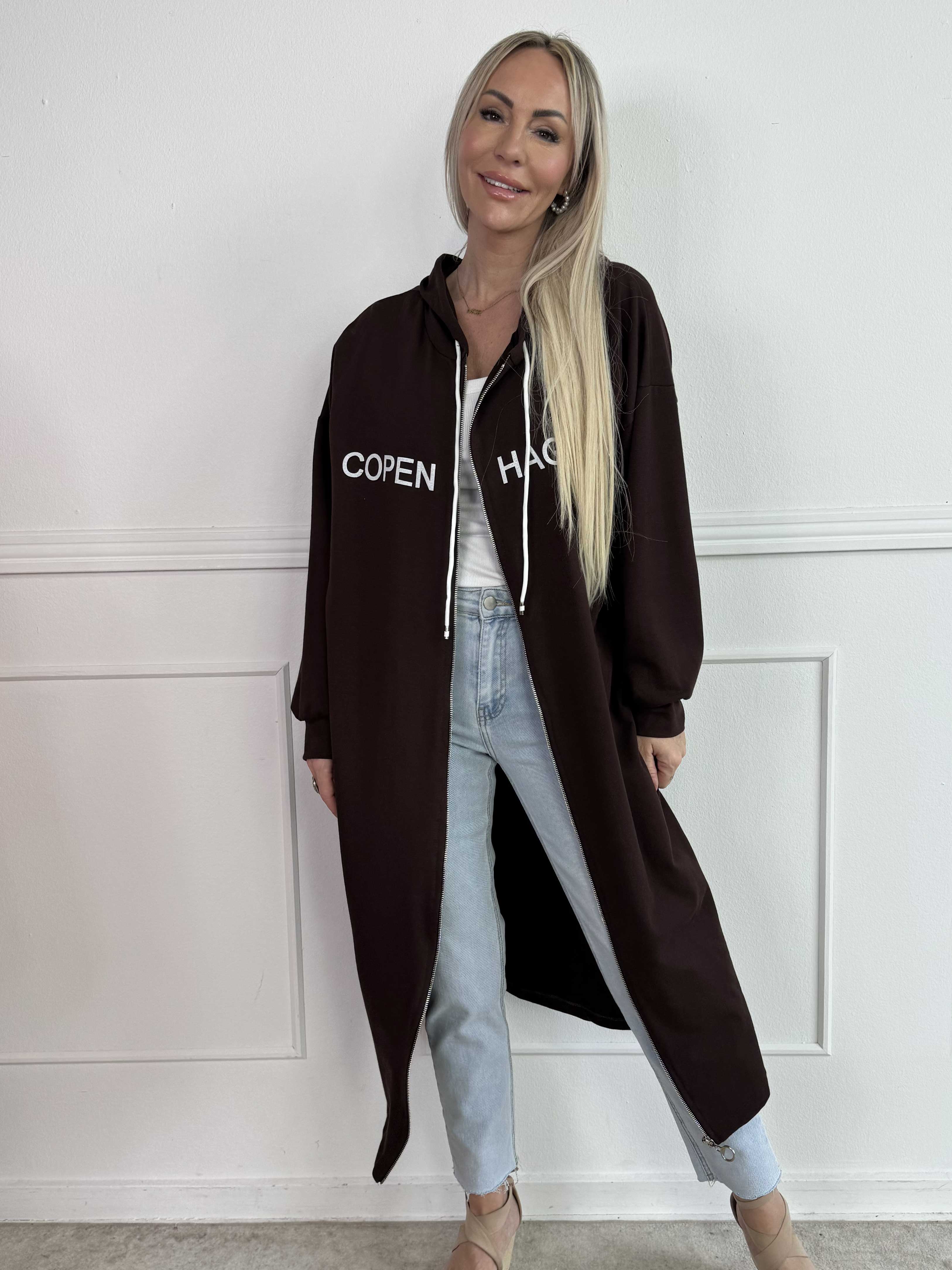 Erika - Lang blød hoodiekjole i bomuld med “Copenhagen”-print på brystet