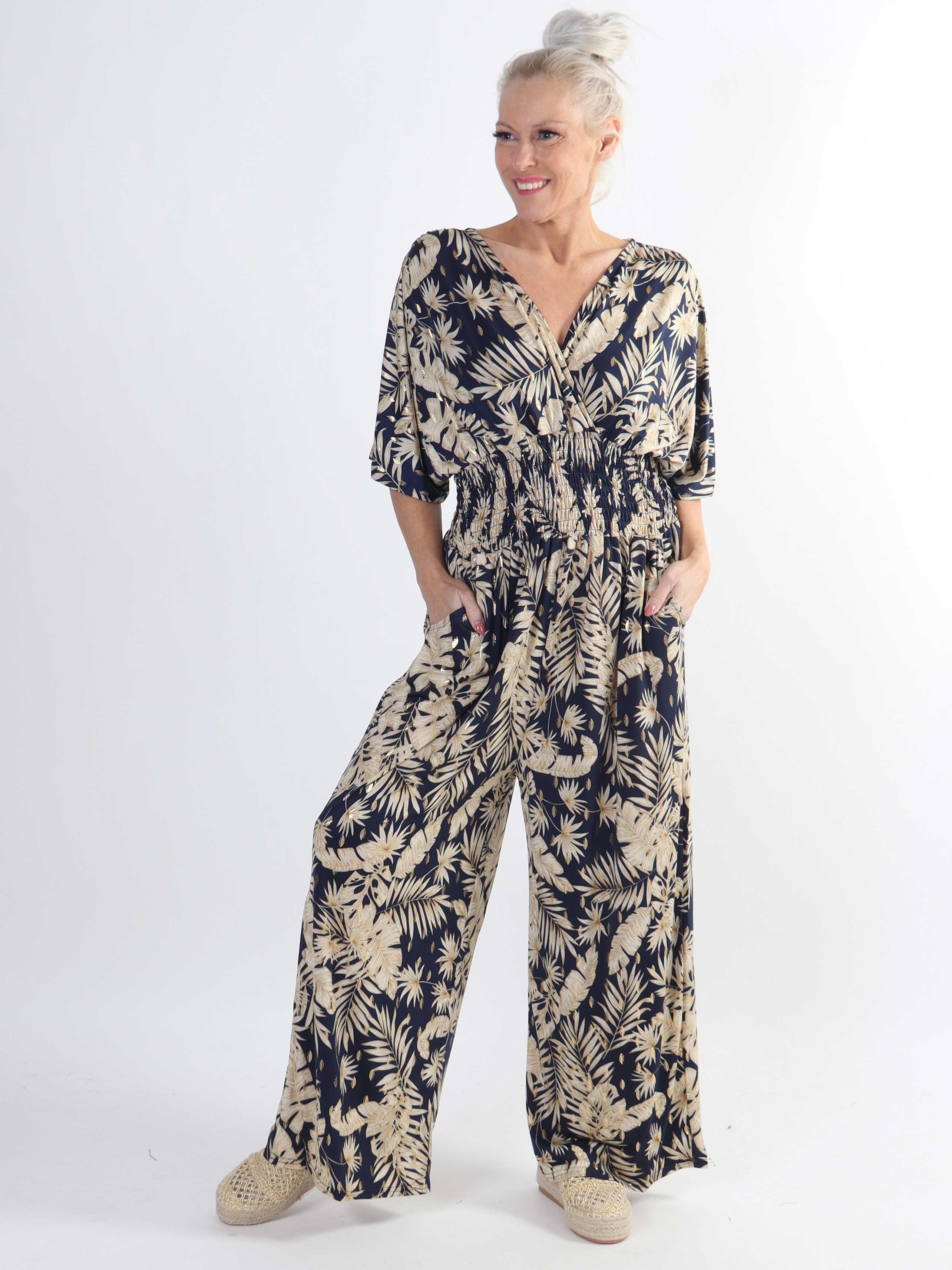 Pams Gold Leaf Jumpsuit - Elastisk plus size buksedragt med bladmønster