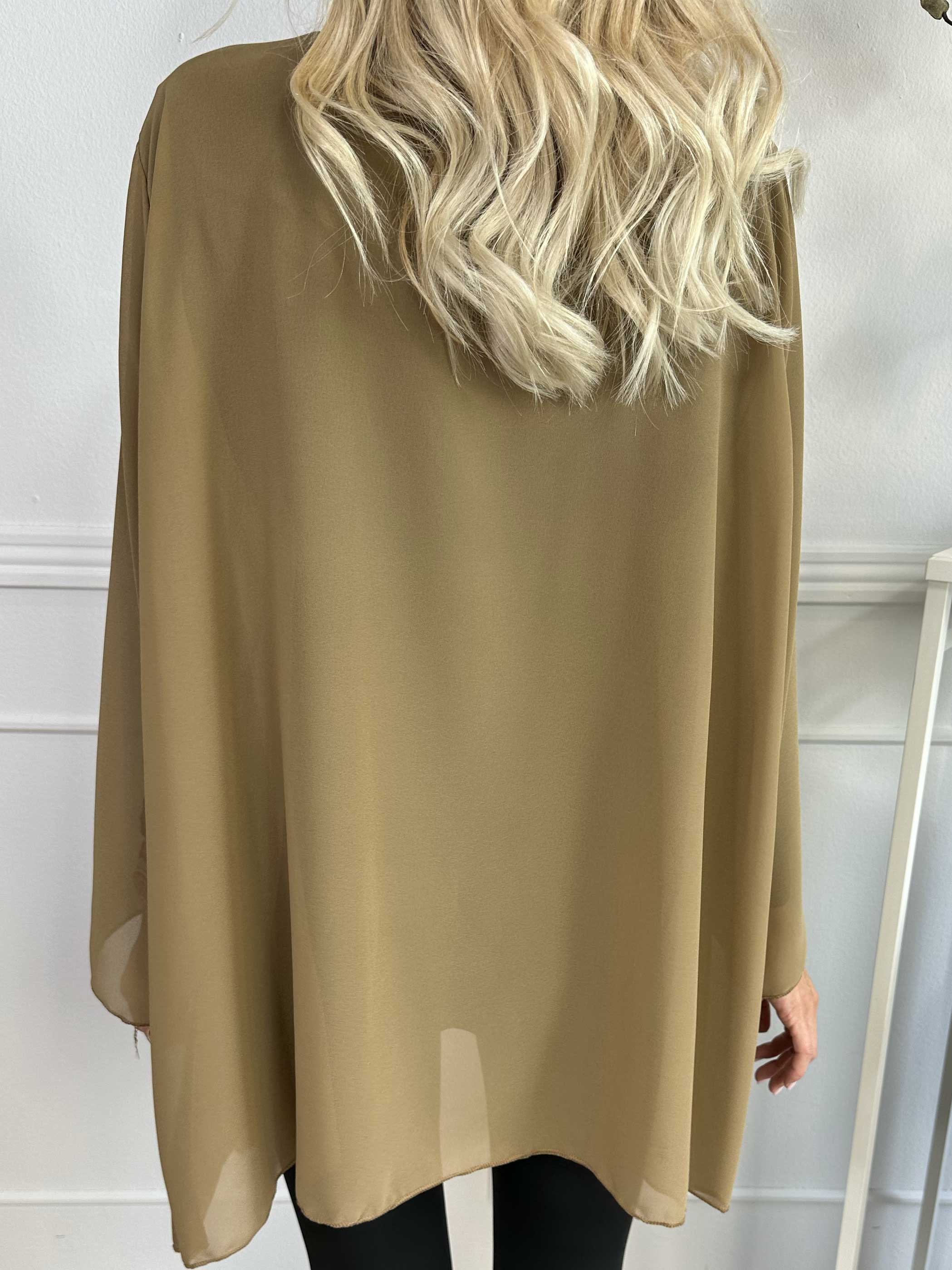 Layla - Kort let cardigan i chiffon