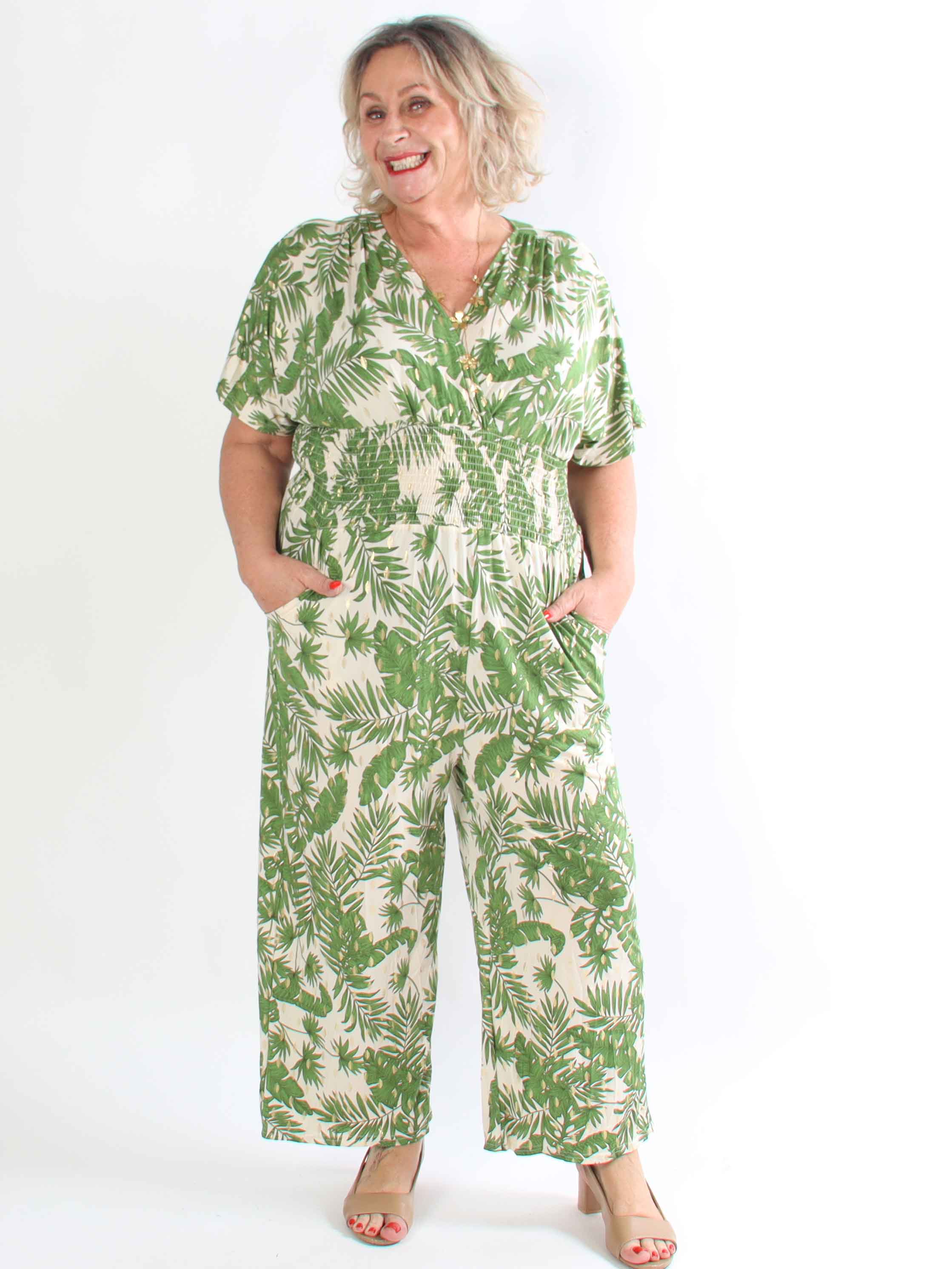 Pams Gold Leaf Jumpsuit - Plus size buksedragt med blad mønster og guld dutter