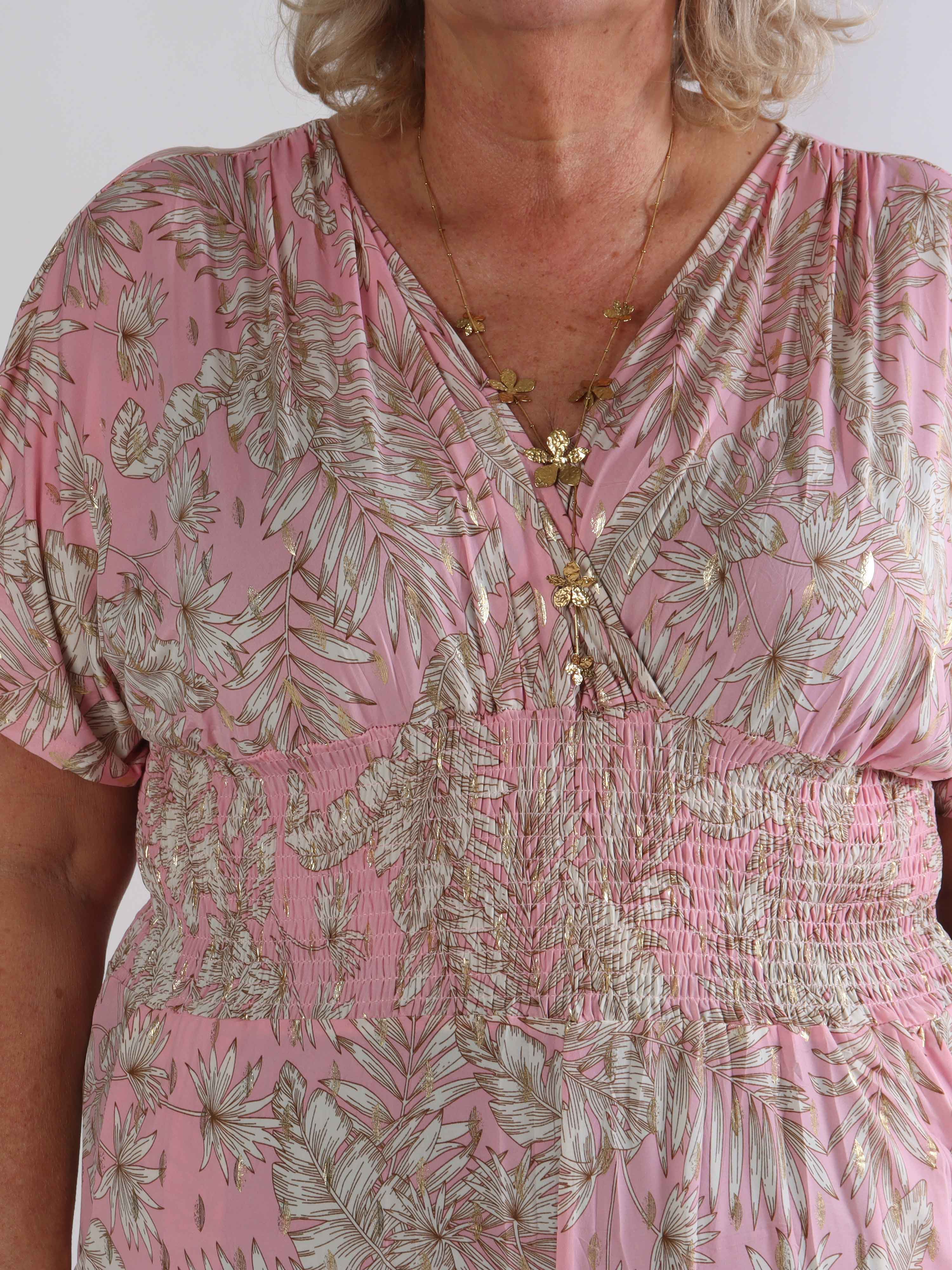 Pams Gold Leaf Jumpsuit - Plus size buksedragt med blad mønster og guld dutter