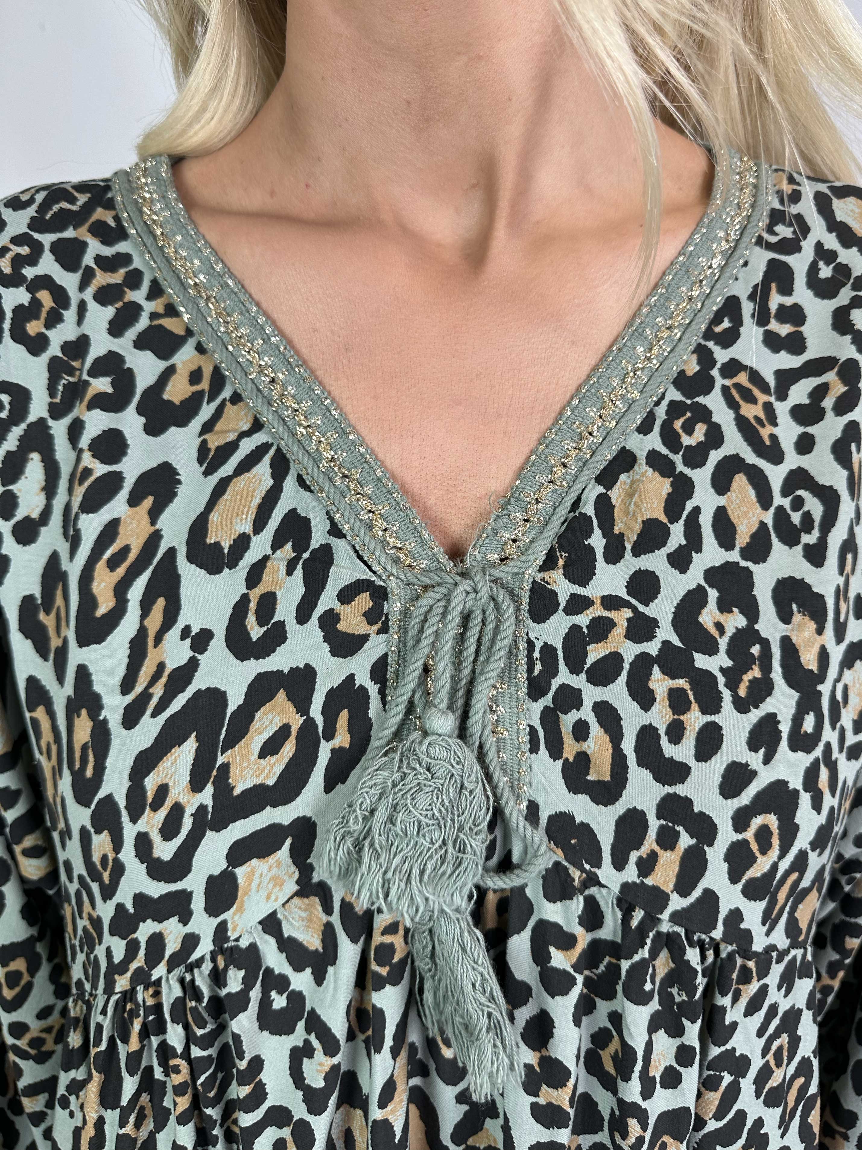 Rebecca - Lang tunikakjole i leopardprint