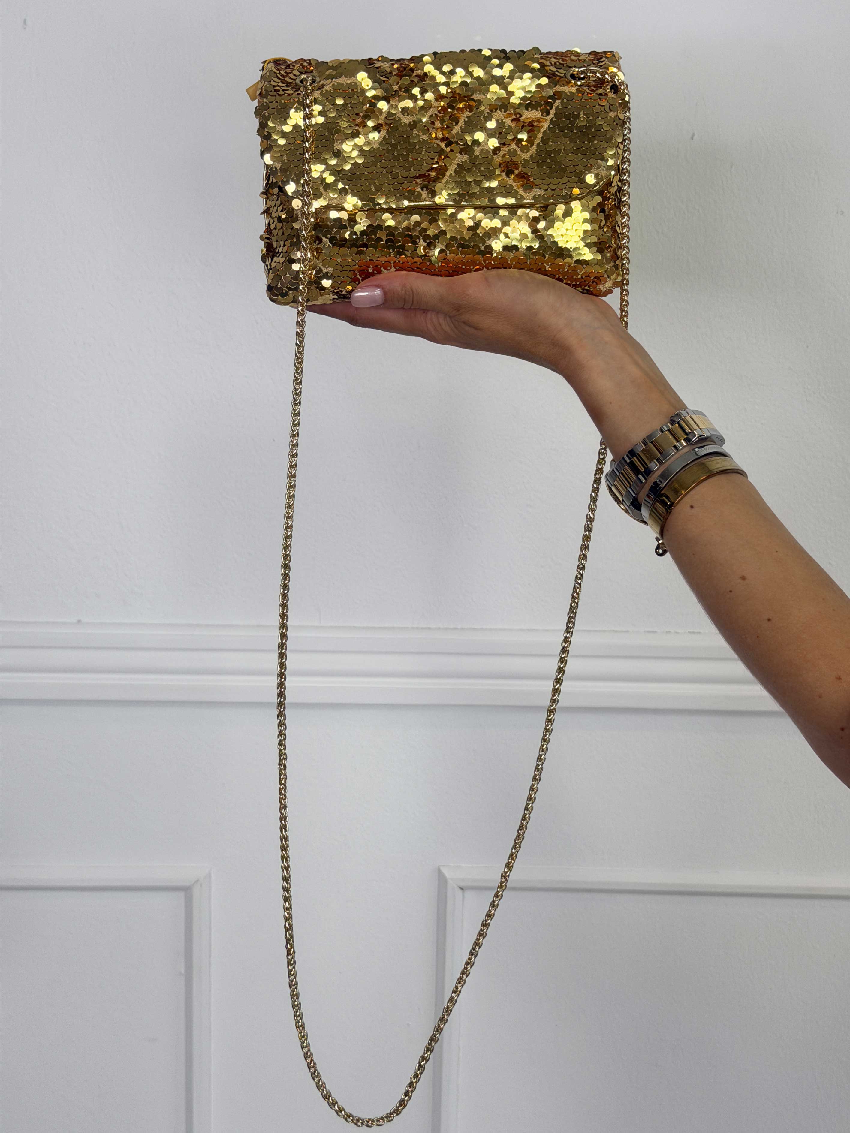 Timian - Lille skuldertaske i pailletter med guldkæde