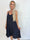Tonia Short - Elegant plisseret plus size kjole i en blød og let viskoseblanding