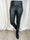 Dalal - Læderlook leggings med detaljer