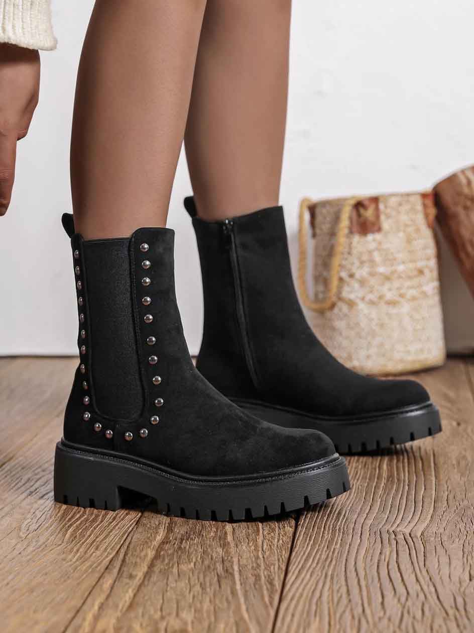 Phaenna - Støvler i ruskindslook med nitter