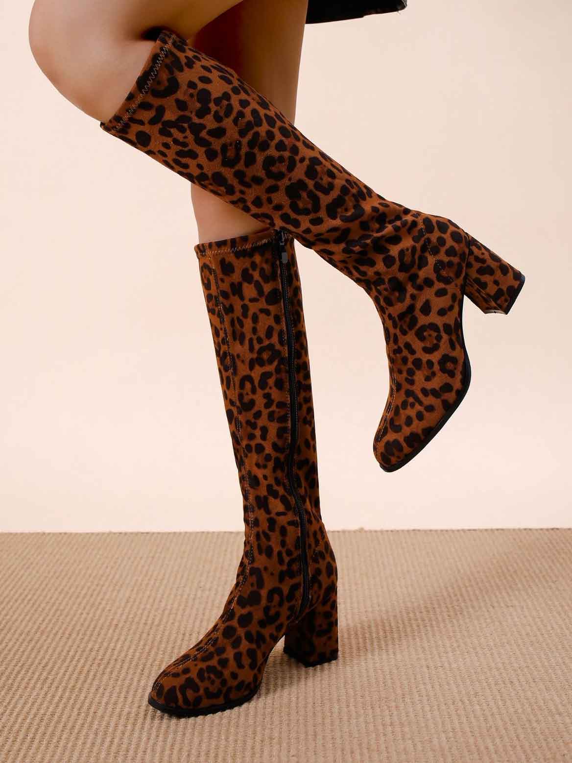 Cyrene - Støvler i ruskindslook med hæl