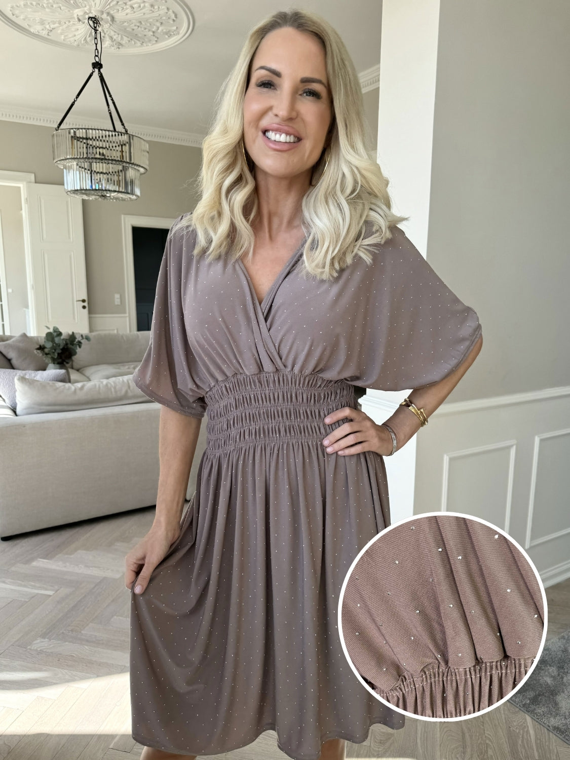 Pams Crystal Short - Kort elastisk kjole med similisten