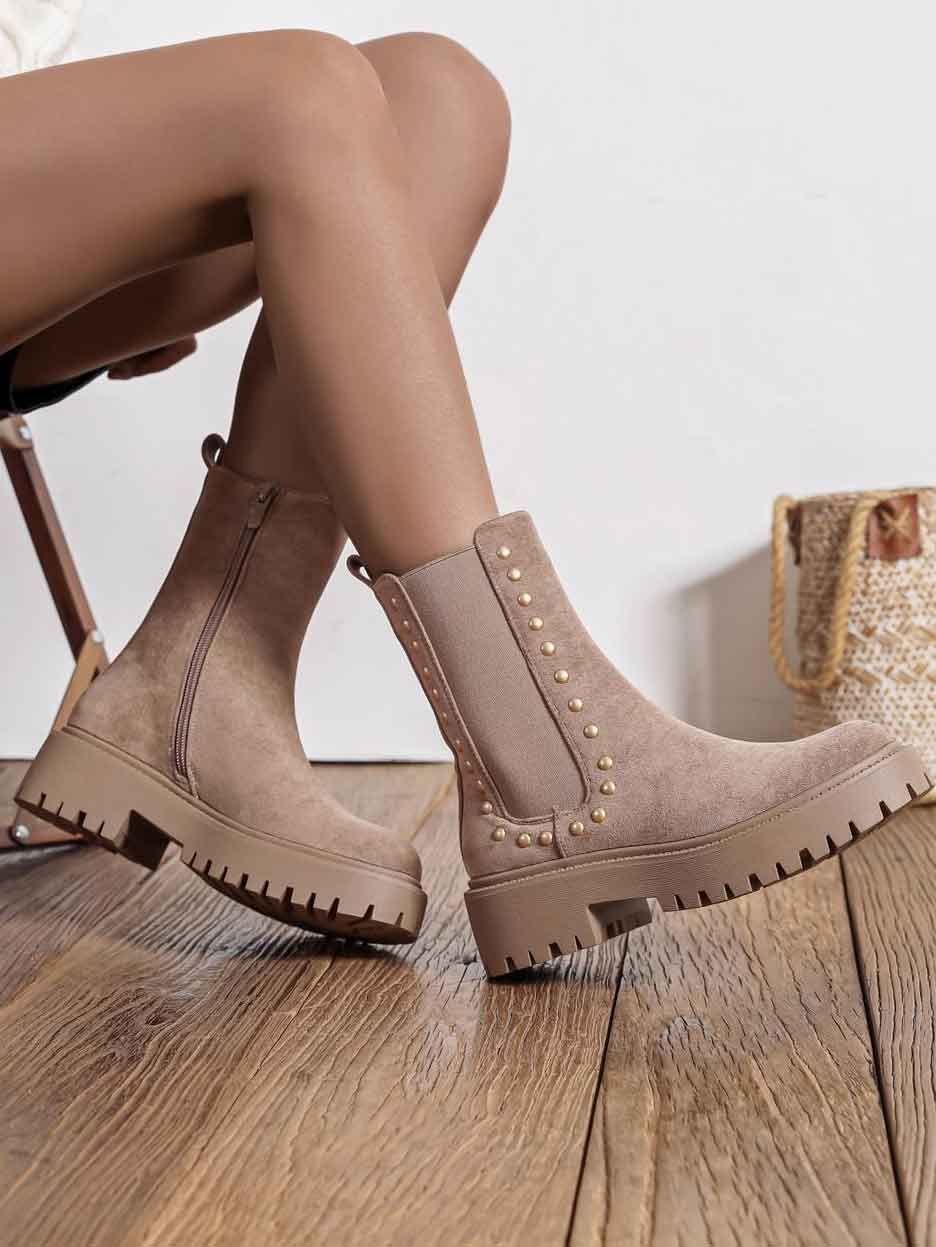 Phaenna - Støvler i ruskindslook med nitter