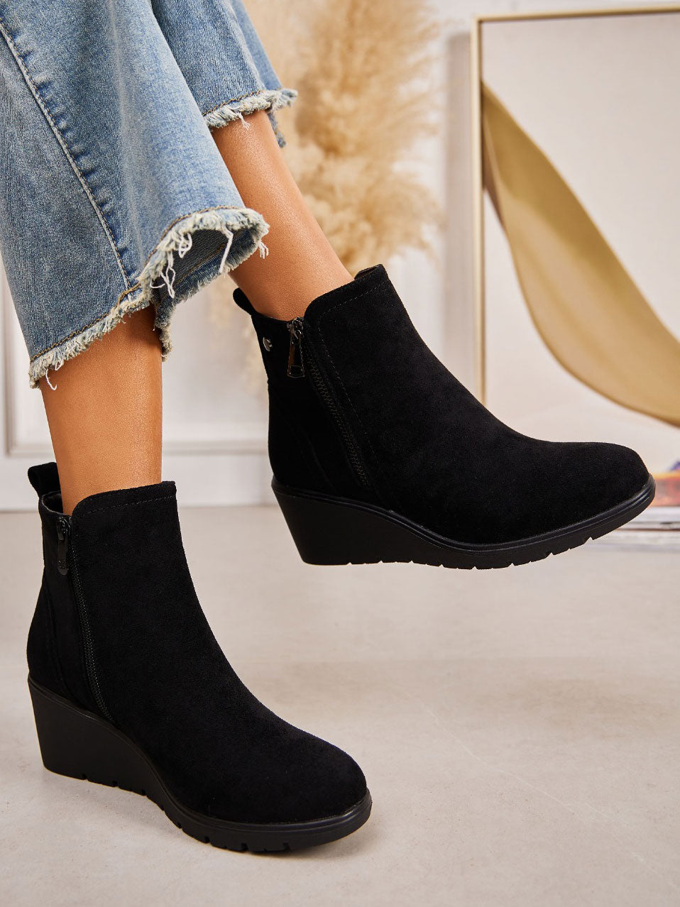 Mattia - Støvle med lynlåsdetalje og lille kilehæl