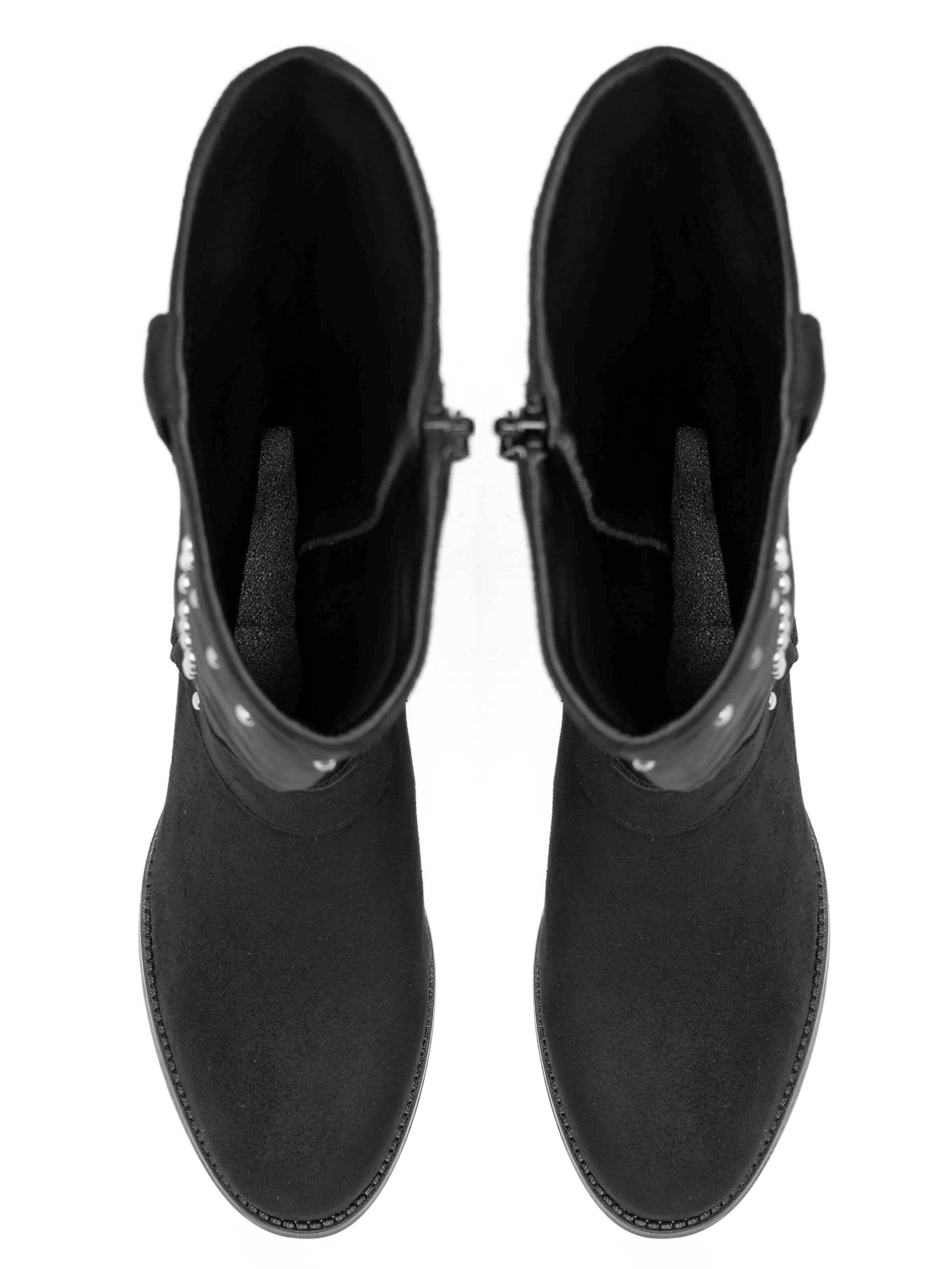 Scottie - Støvler i ruskindslook med sølv nitter