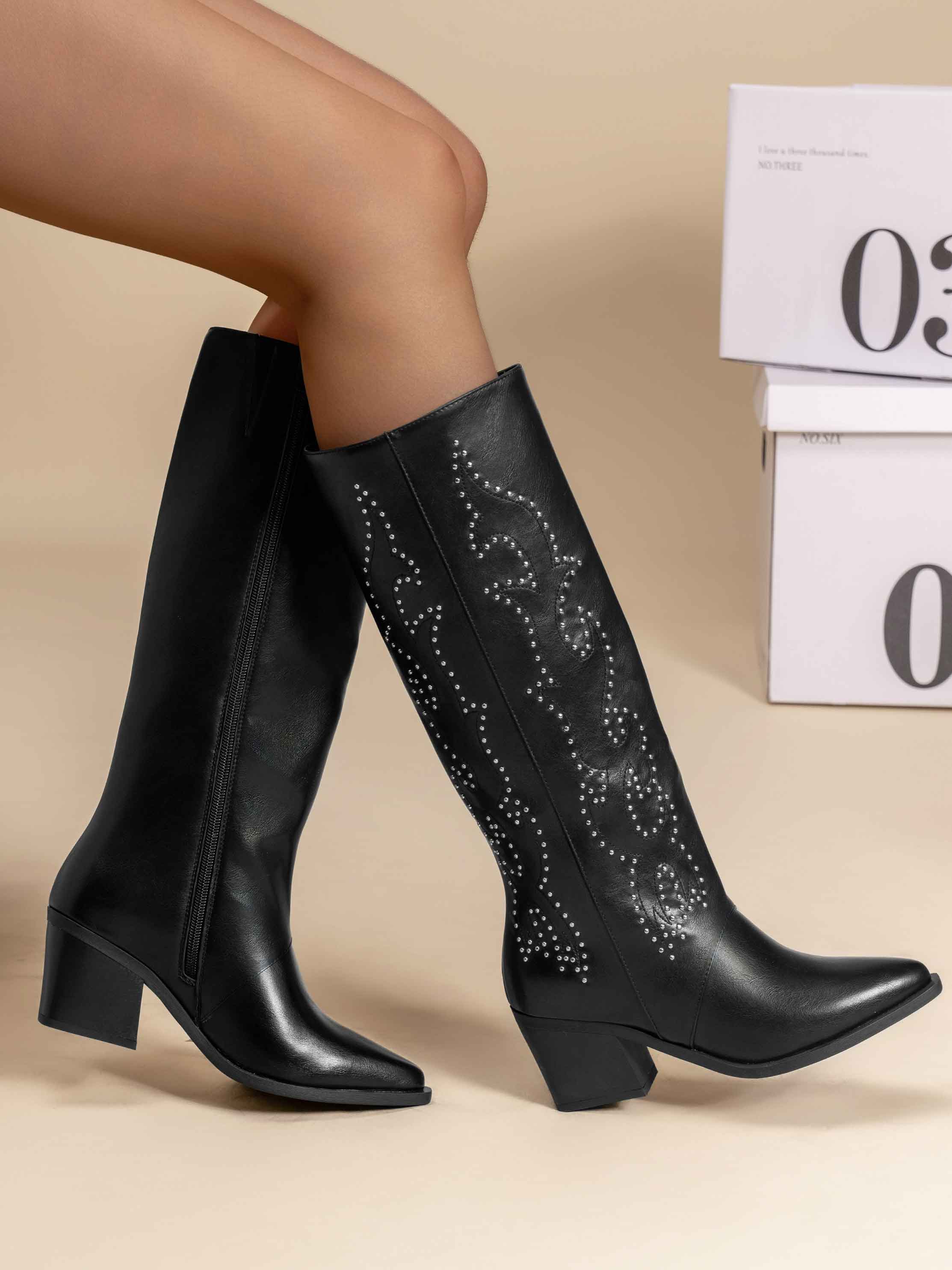 Shiri - Cowboystøvler med små runde nitter