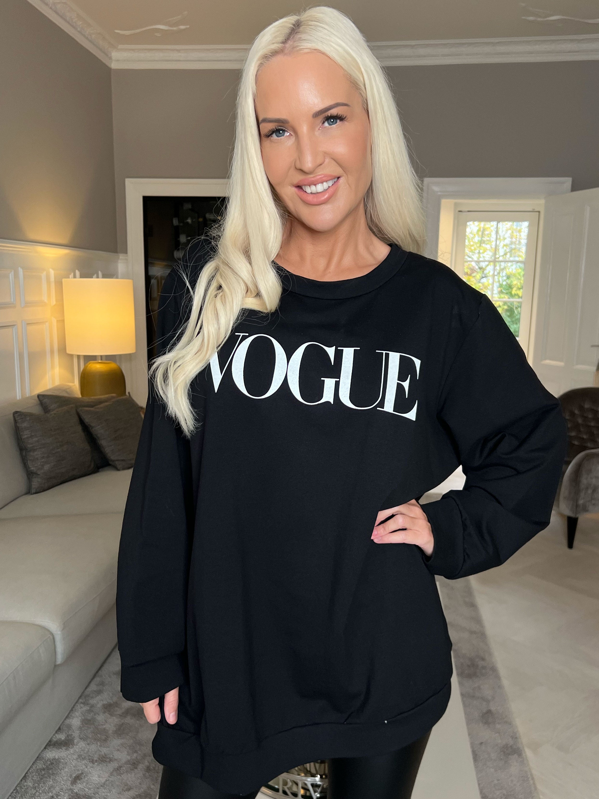 Abena - Sweatshirt med vogue stående på brystet
