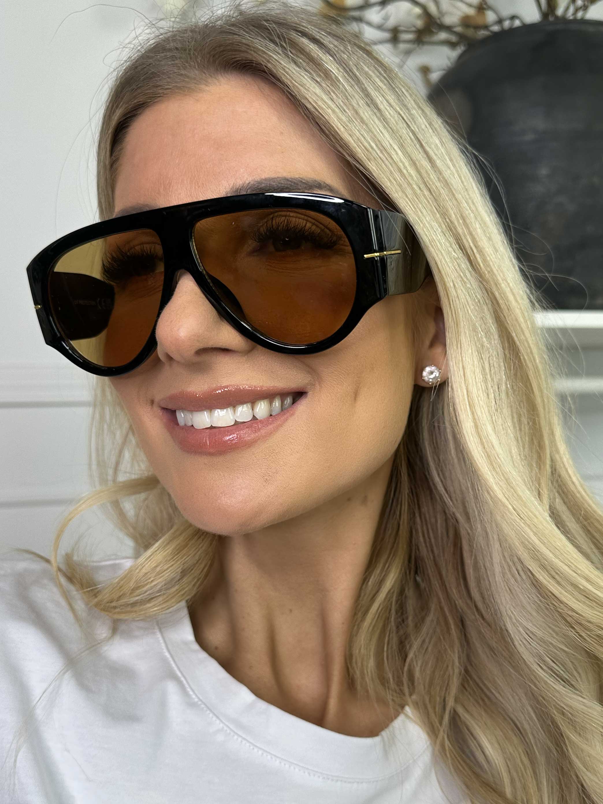 Abigail - Solbriller med bredt stel og farvet glas