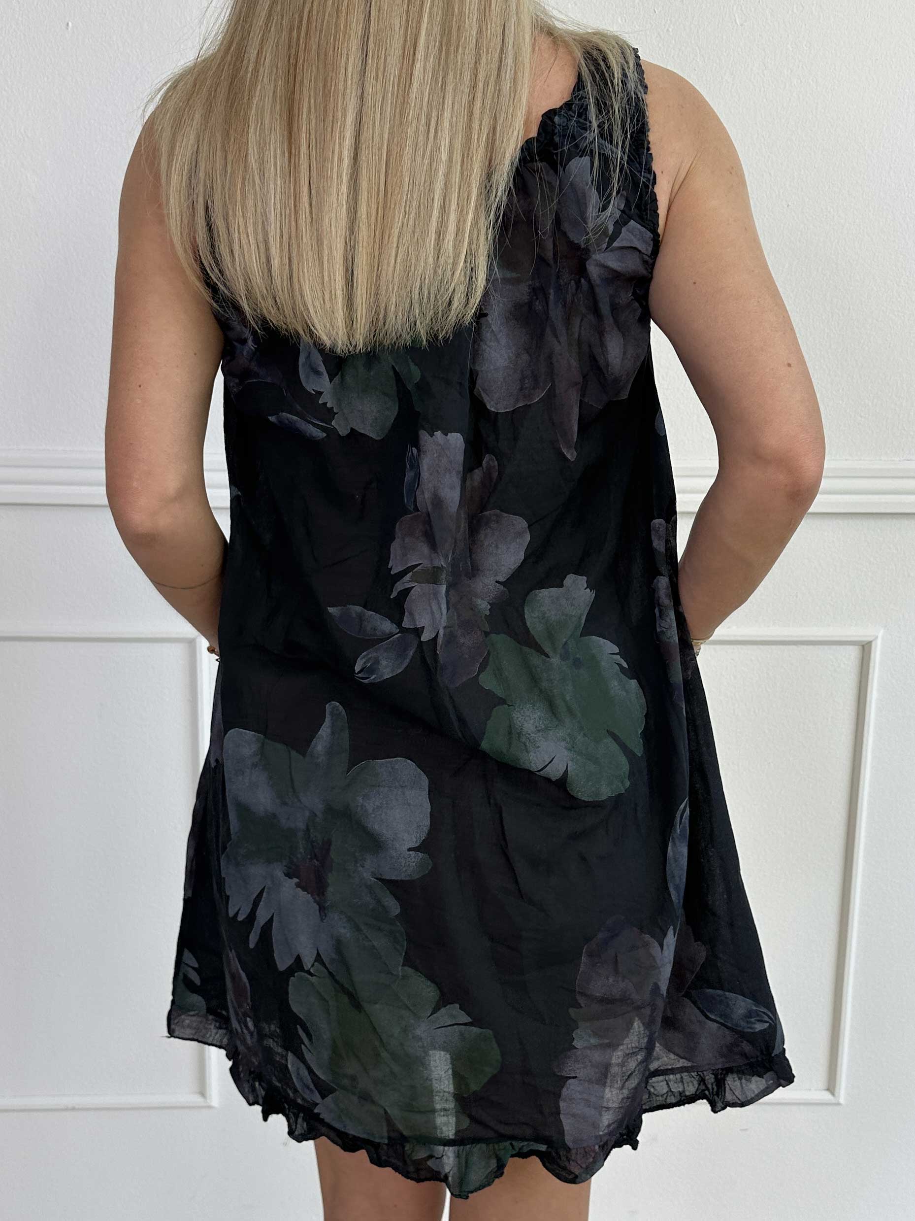 Achlys - Let og luftig tunikakjole med blomsterprint