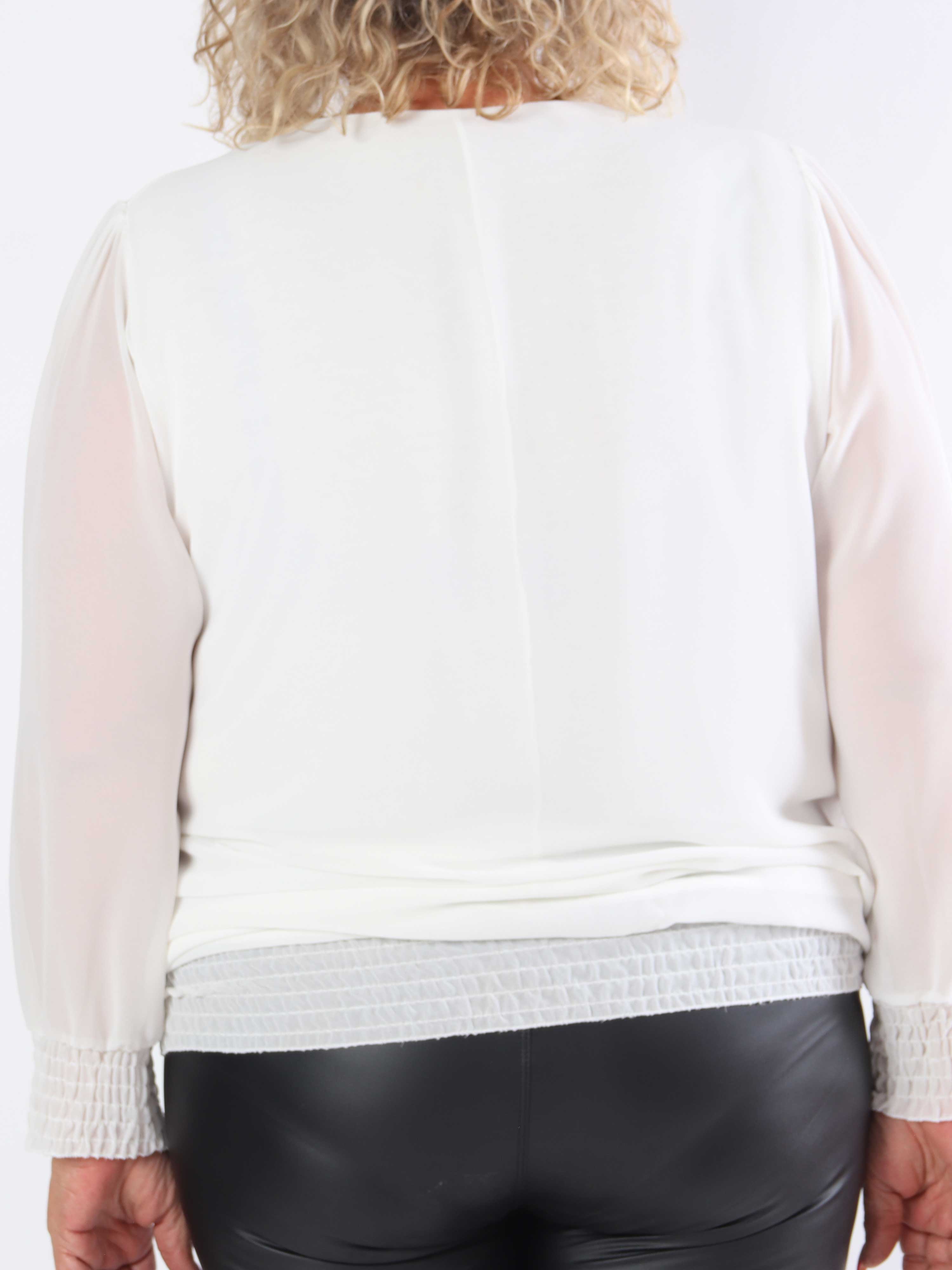 Addison - Plus size tunika i chiffon med detaljer i udskæringen