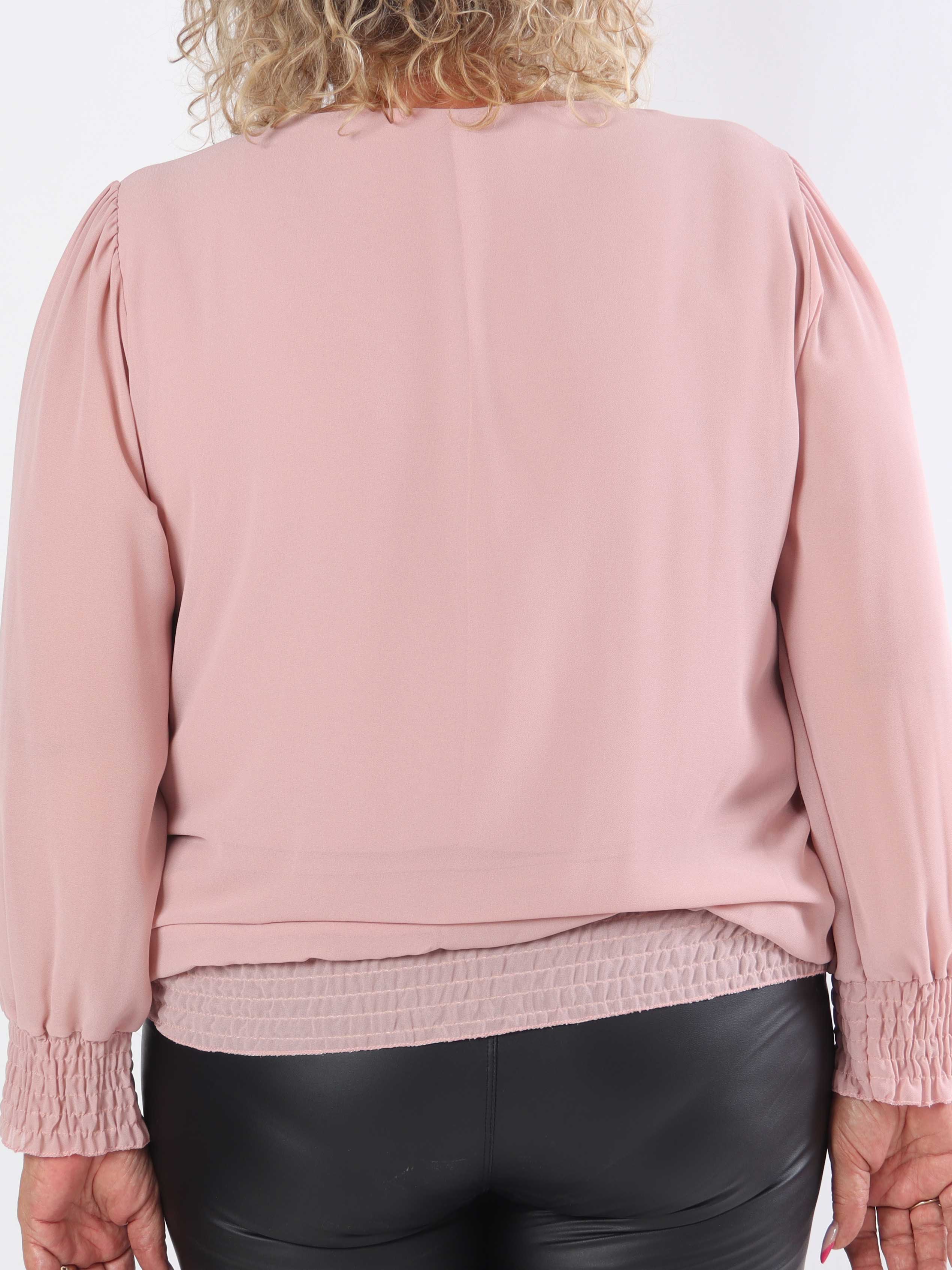 Addison - Plus size tunika i chiffon med detaljer i udskæringen