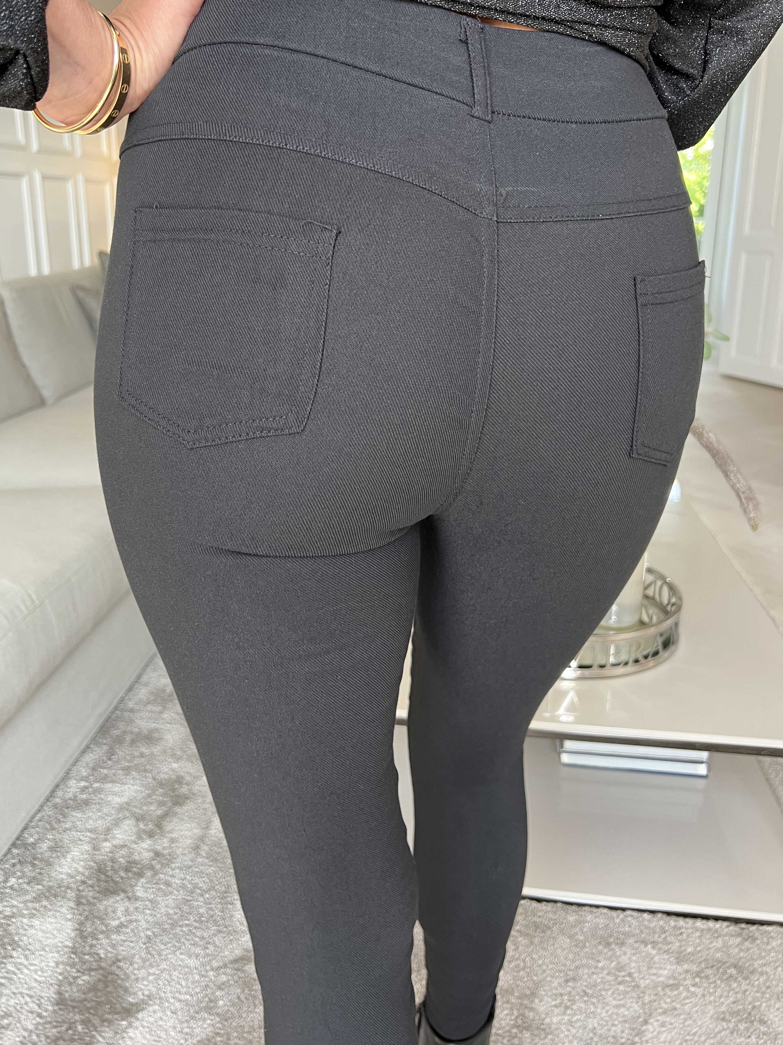 Adelita - Sorte simple bukser med elastikkant i livet