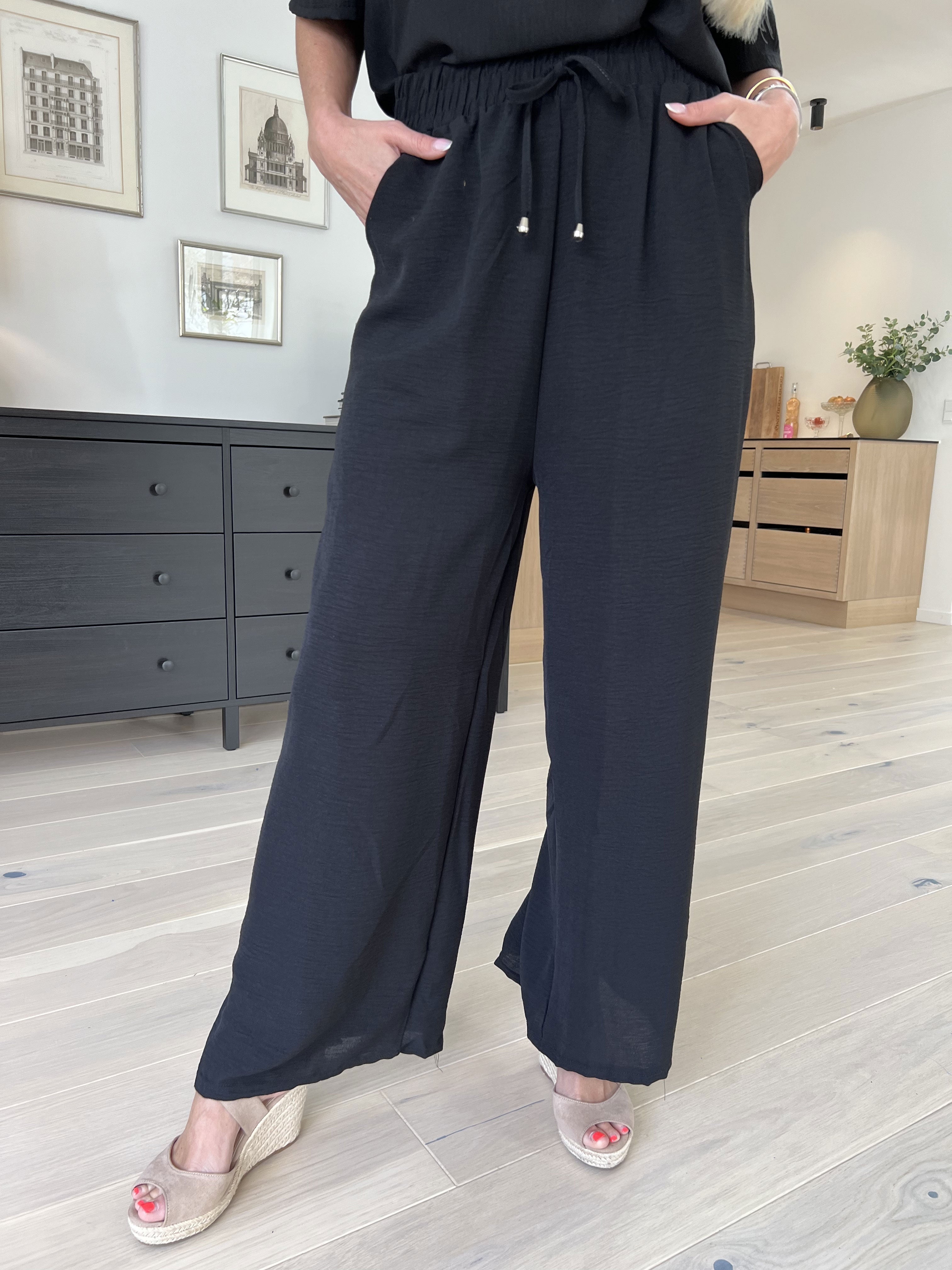 Adrienna - Løse bukser med elastikkant i livet