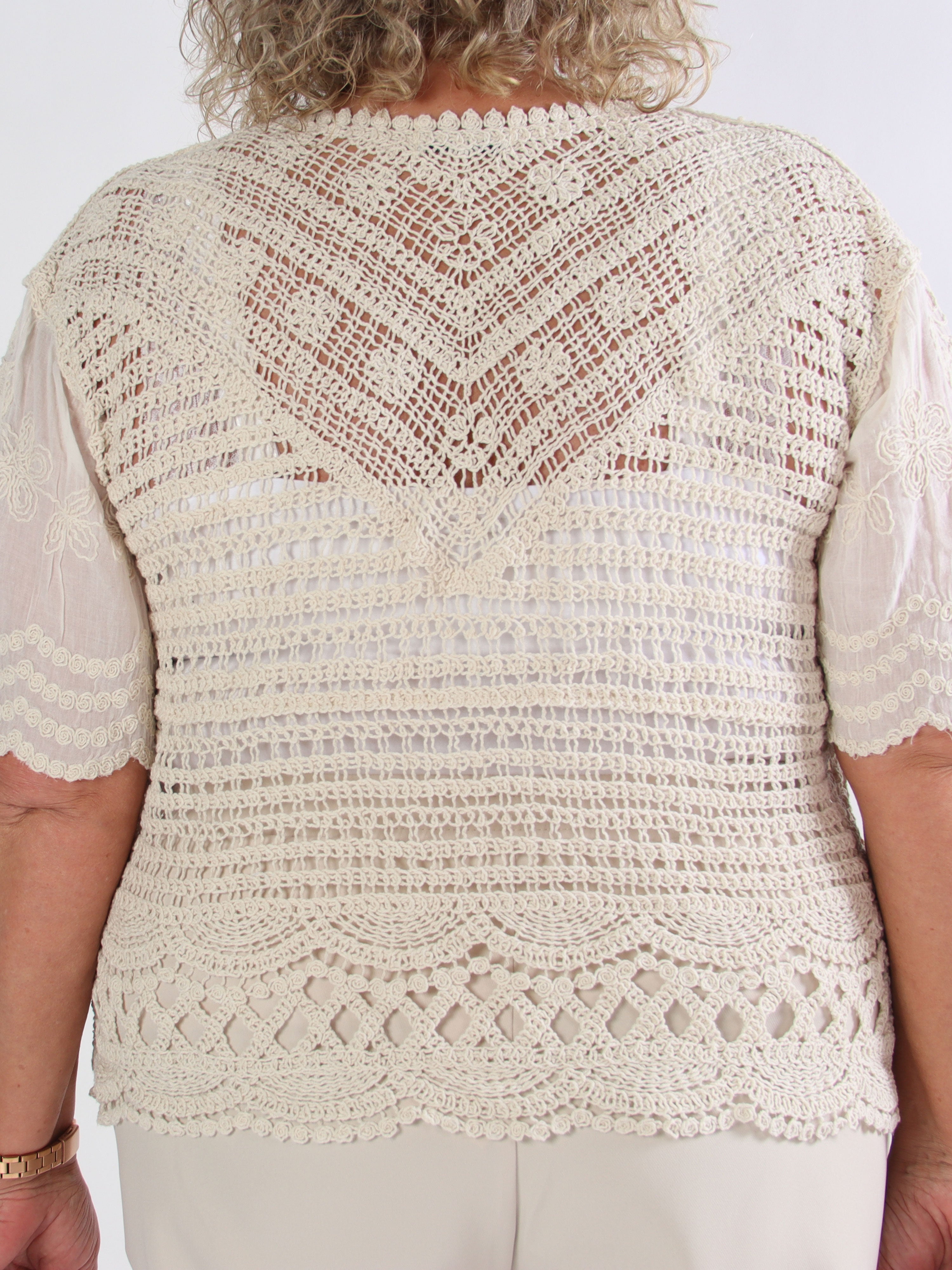 Agnes - Kort hæklet plus size cardigan i bomuld