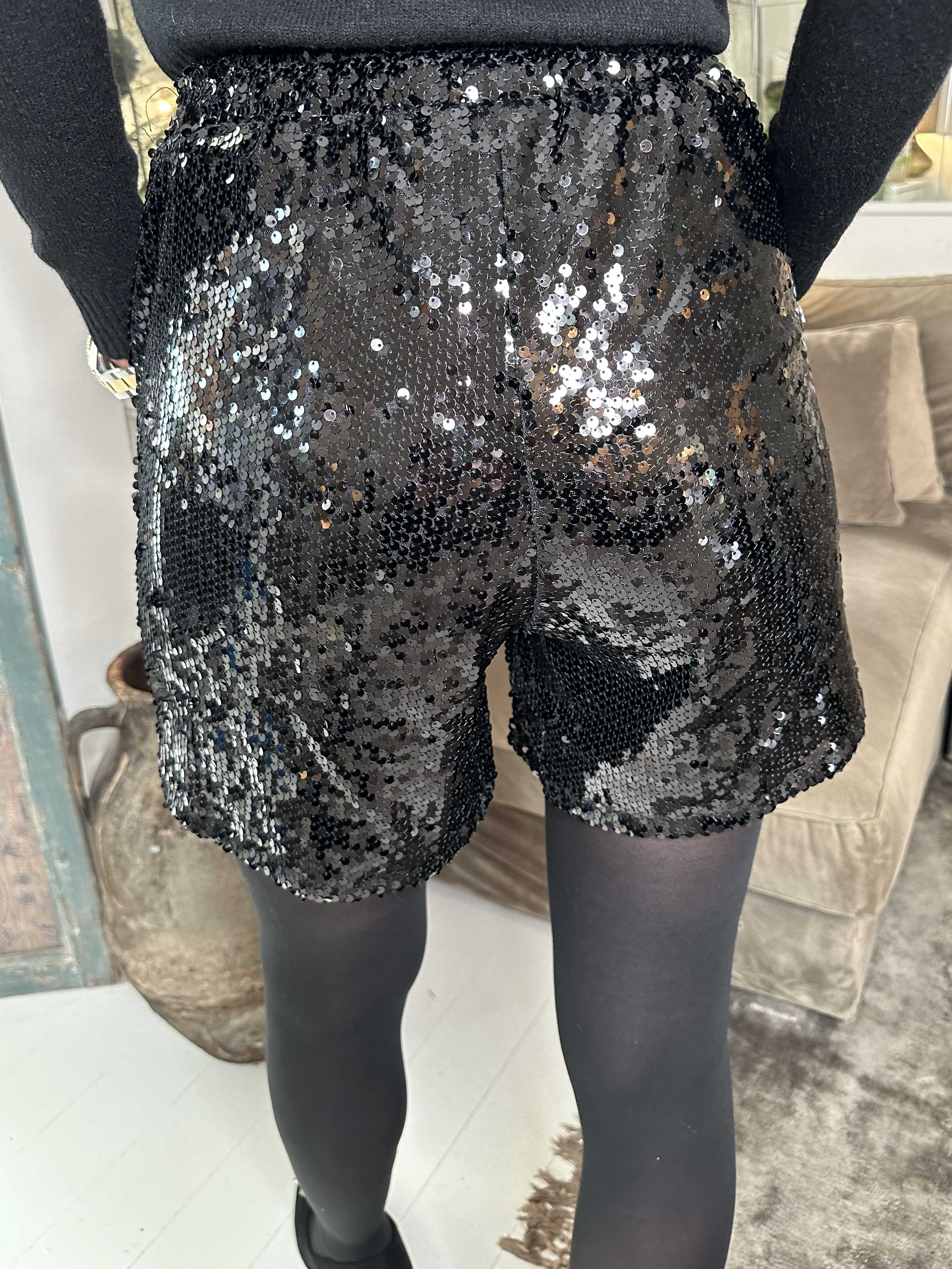 Agnes - Sorte shorts med pailletter