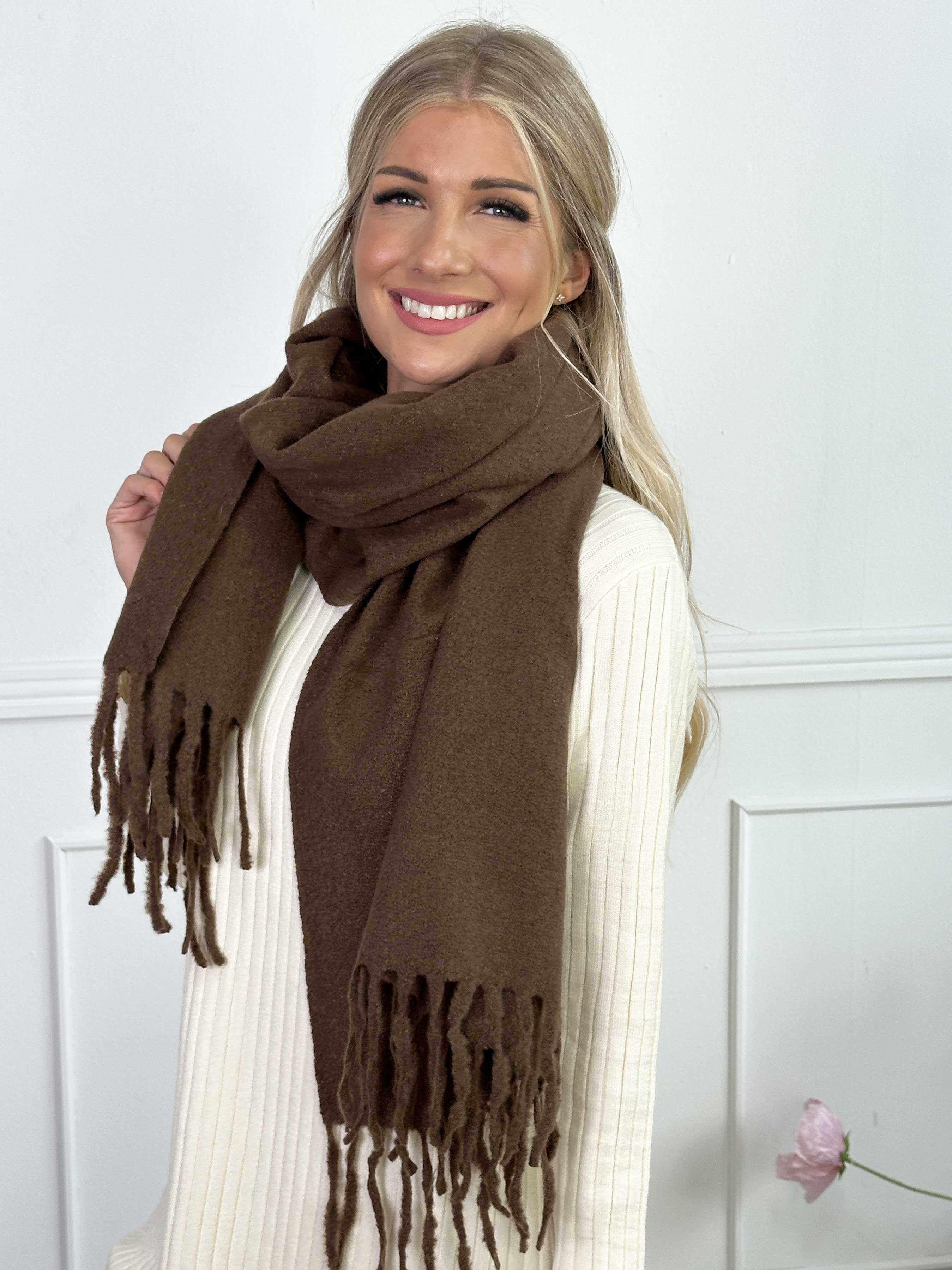 Ailany - Ensfarvet tørklæde i viskose og uld