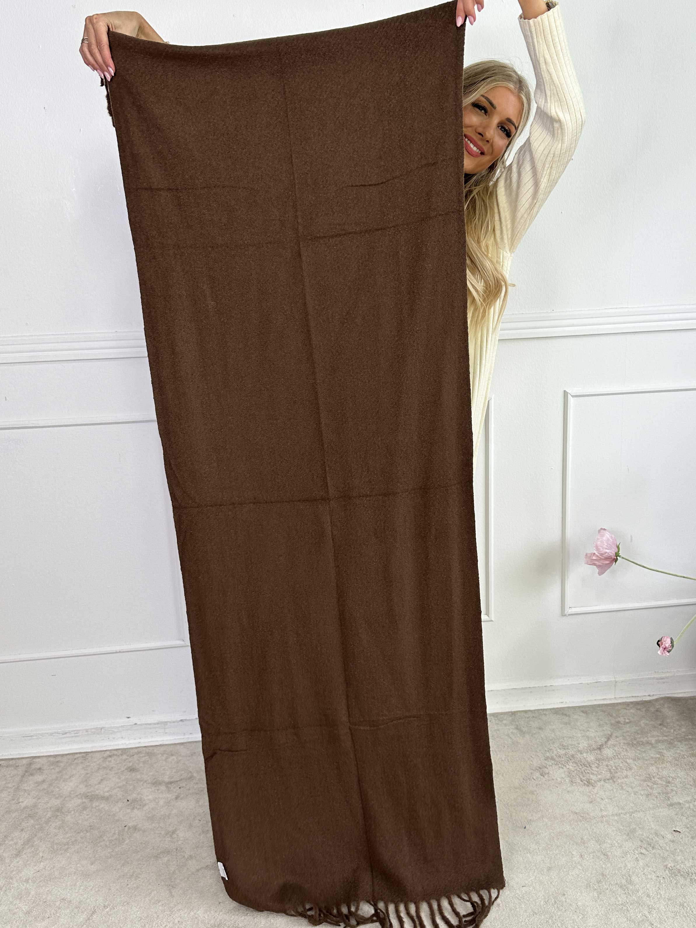 Ailany - Ensfarvet tørklæde i viskose og uld