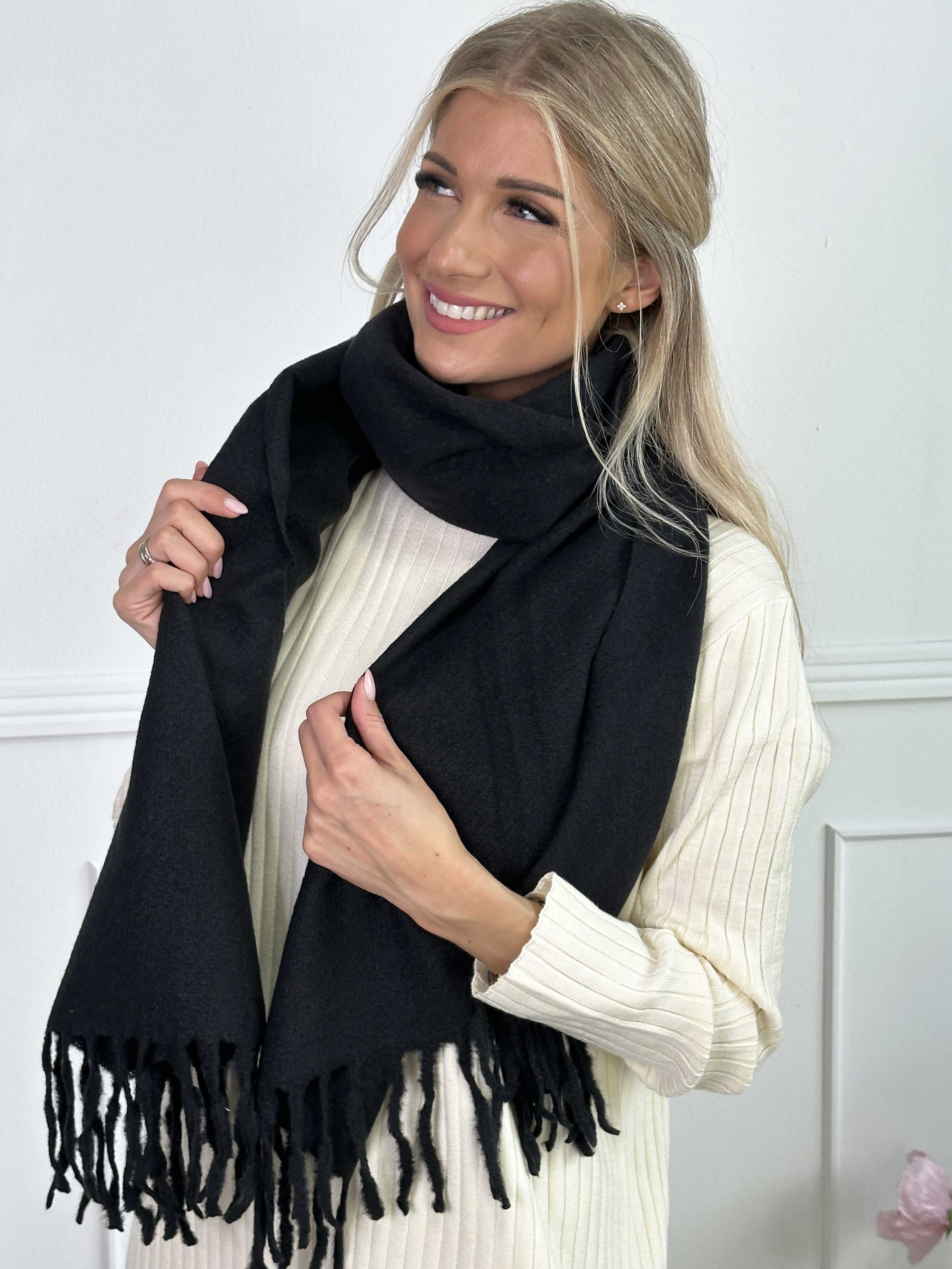 Ailany - Ensfarvet tørklæde i viskose og uld