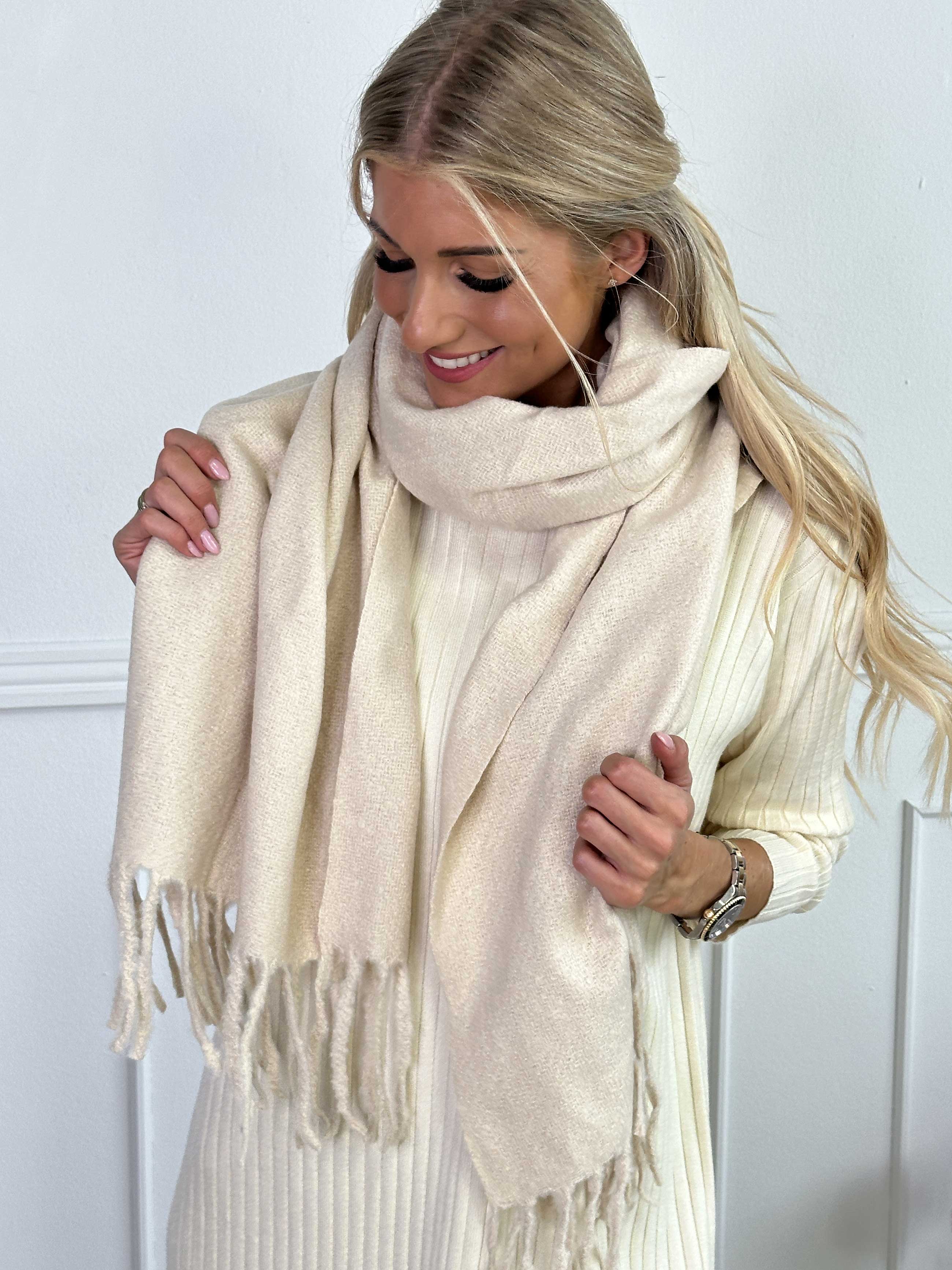 Ailany - Ensfarvet tørklæde i viskose og uld