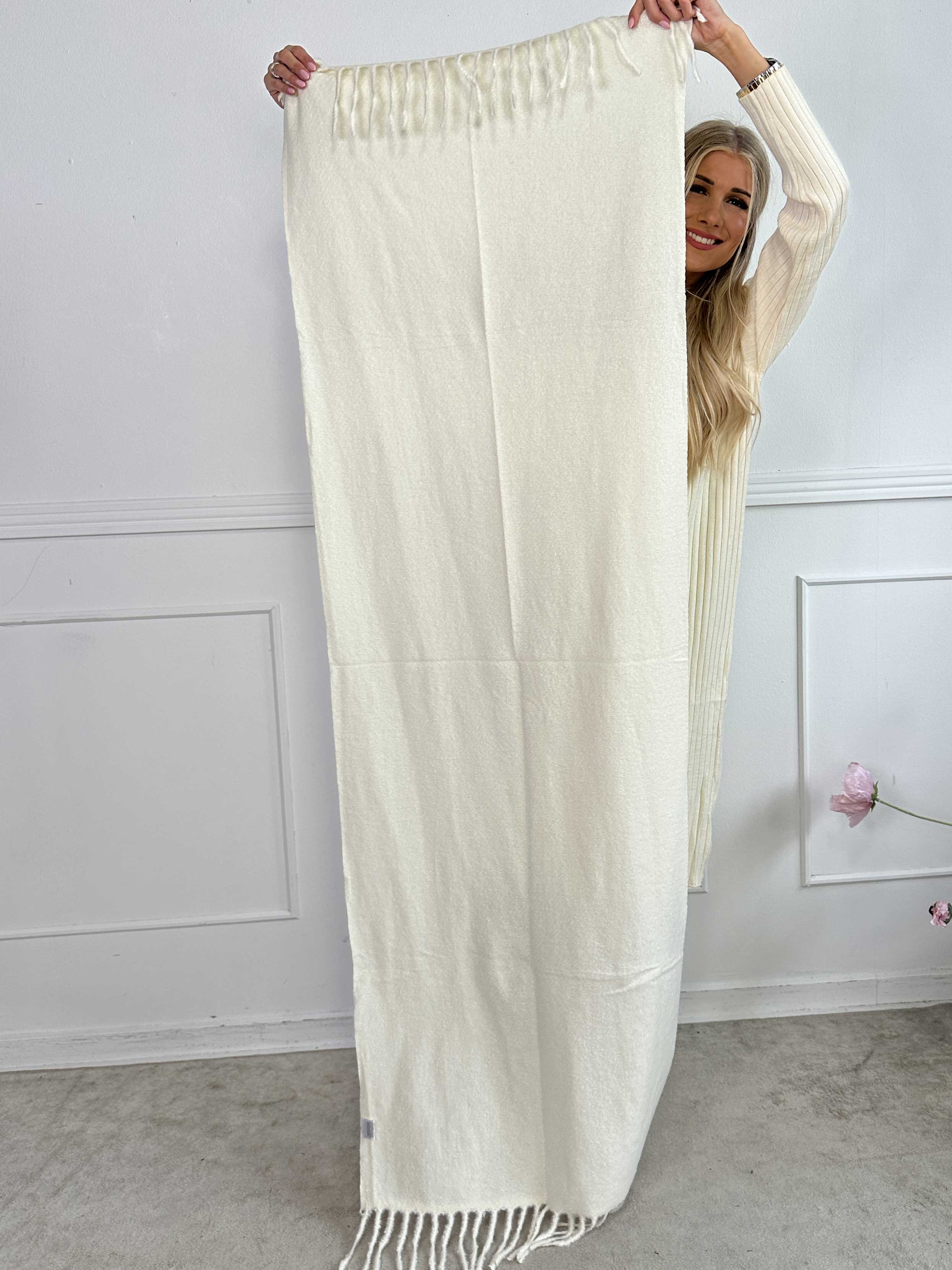 Ailany - Ensfarvet tørklæde i viskose og uld