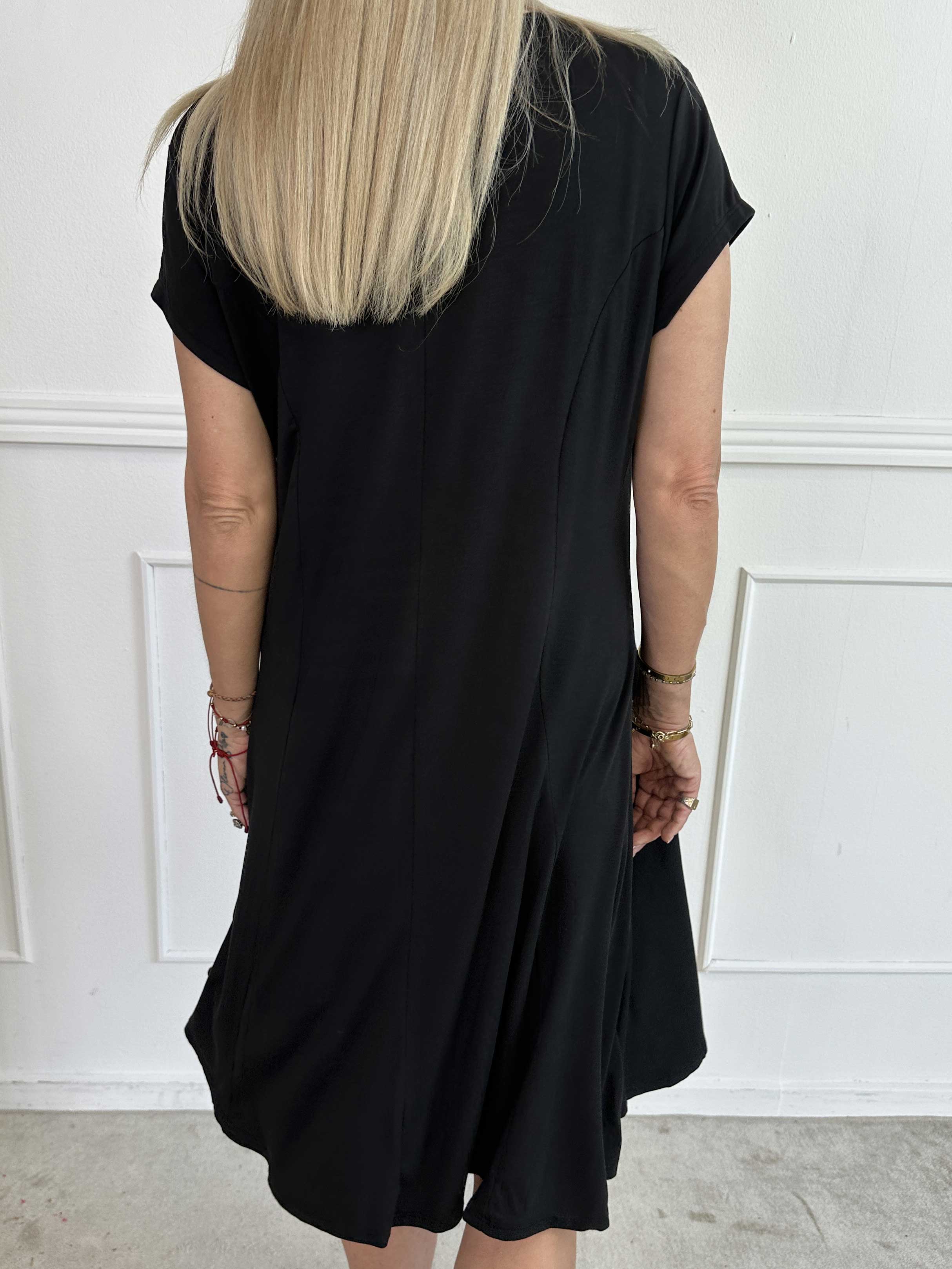 Alcippe - Ensfarvet viskose kjole i a-facon