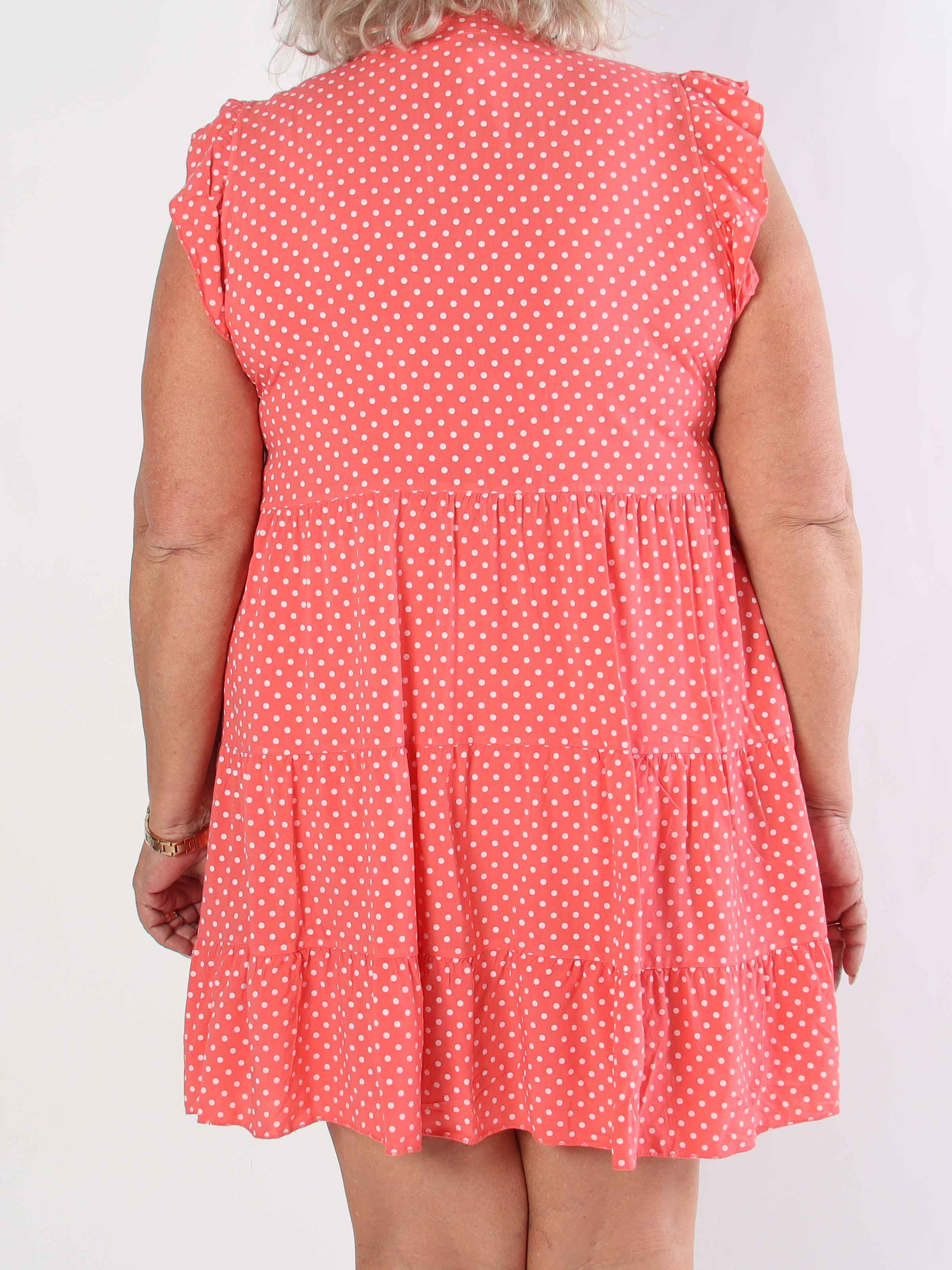 Alcmene Dot - Sød kjole i viskose med prikker og flæseærmer