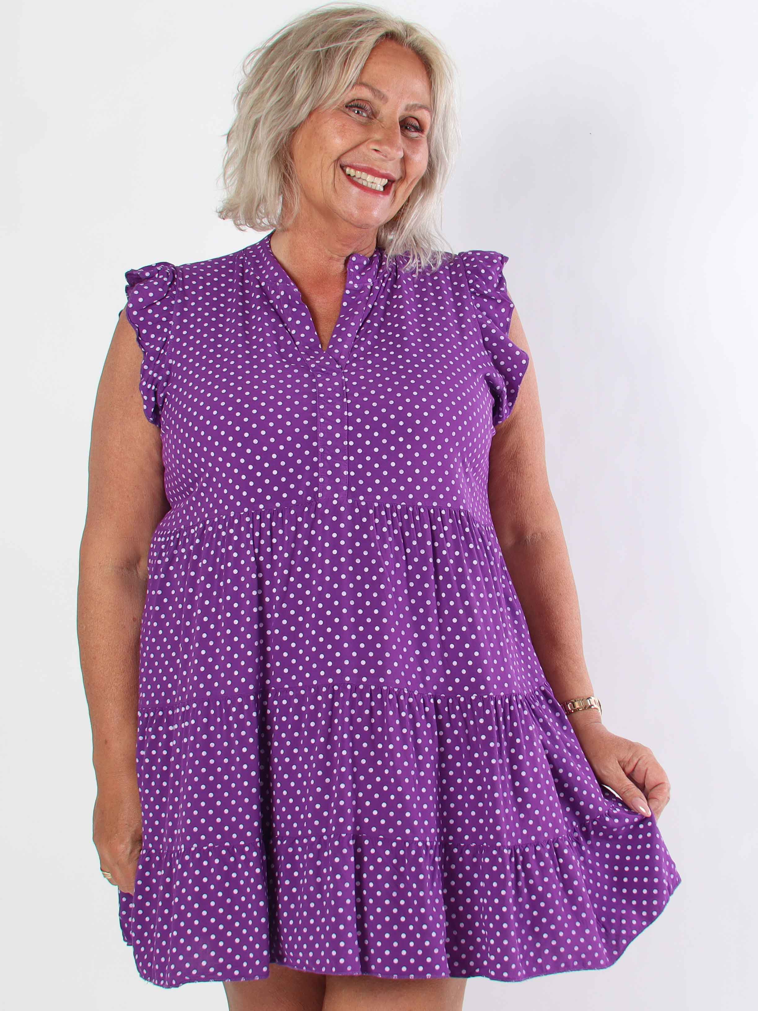 Alcmene Dot - Sød kjole i viskose med prikker og flæseærmer