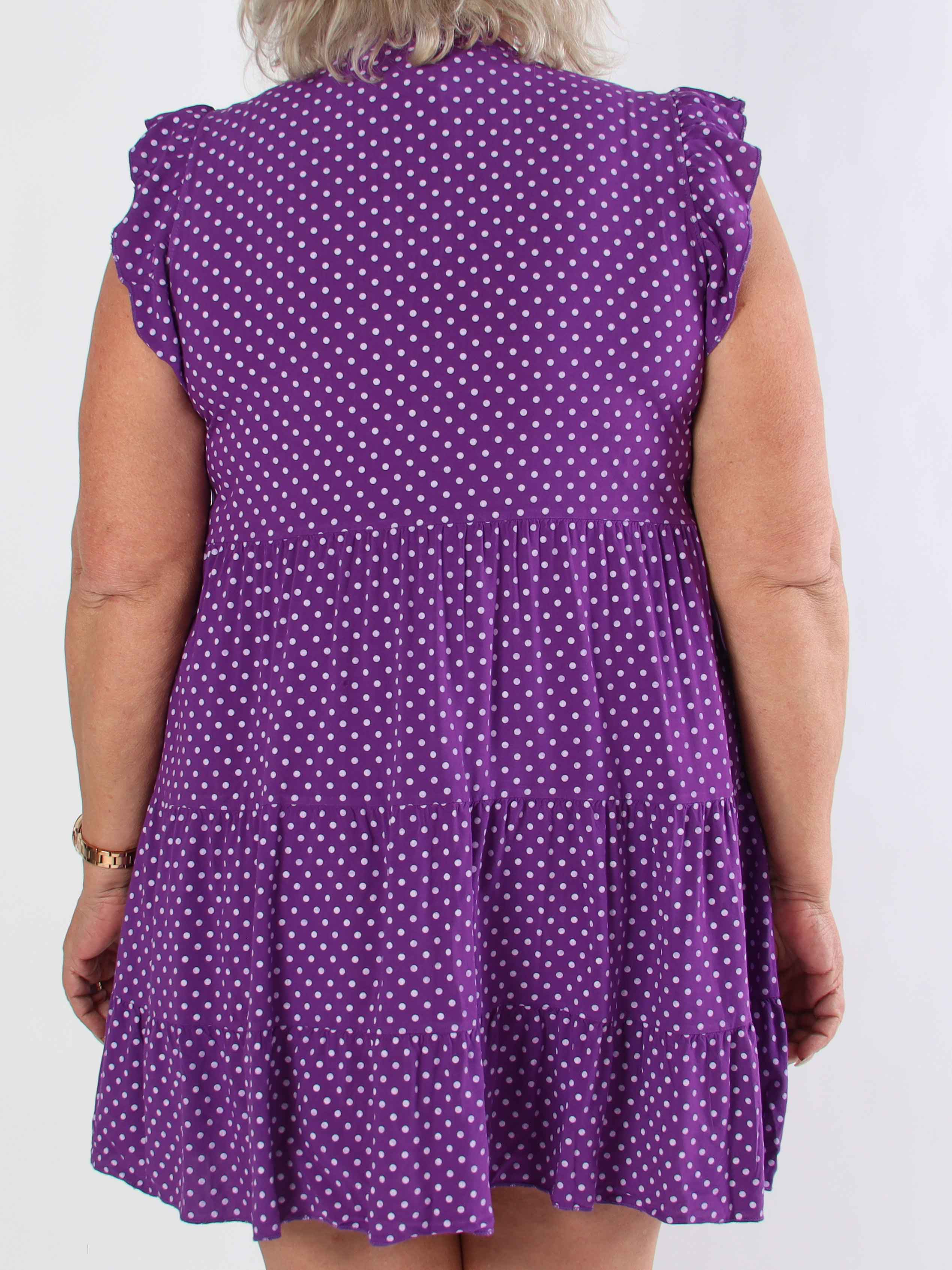 Alcmene Dot - Sød kjole i viskose med prikker og flæseærmer