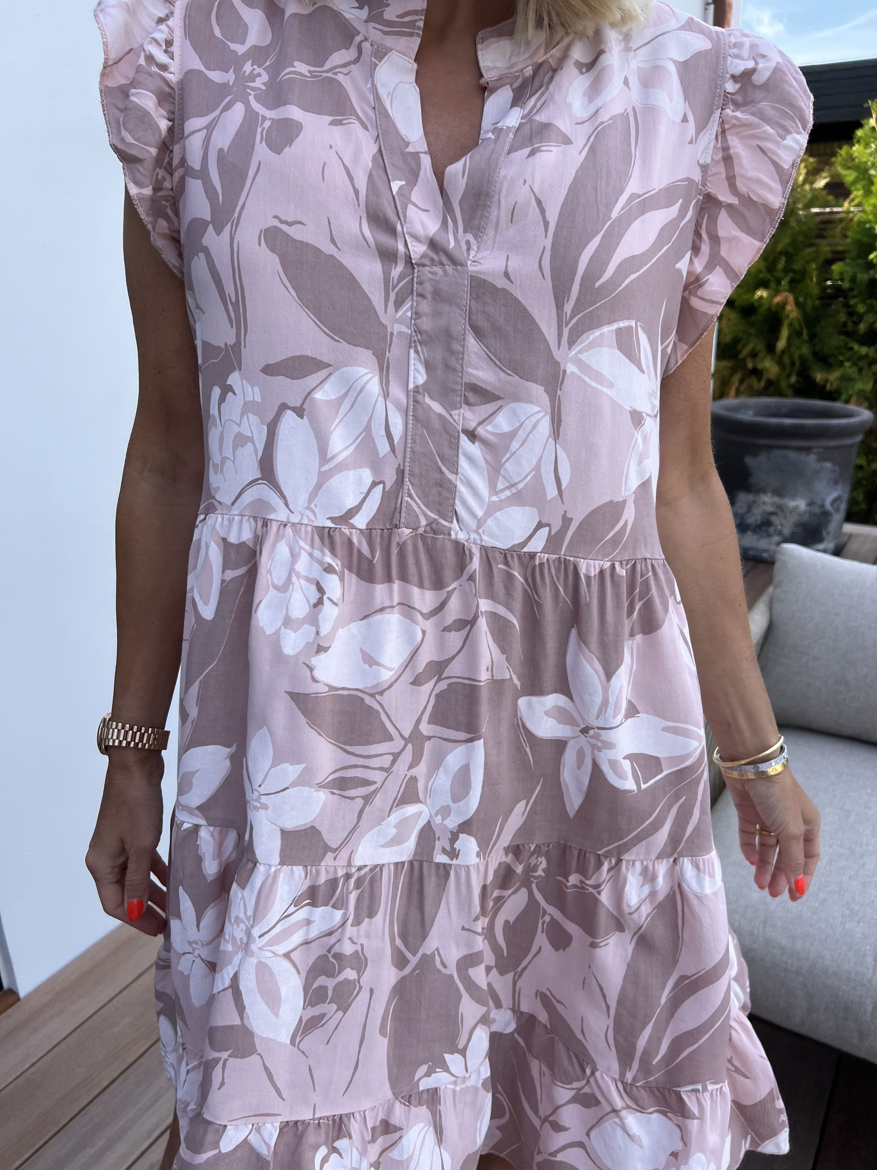 Alcmene Flower - Sød viskose tunikakjole med flæser