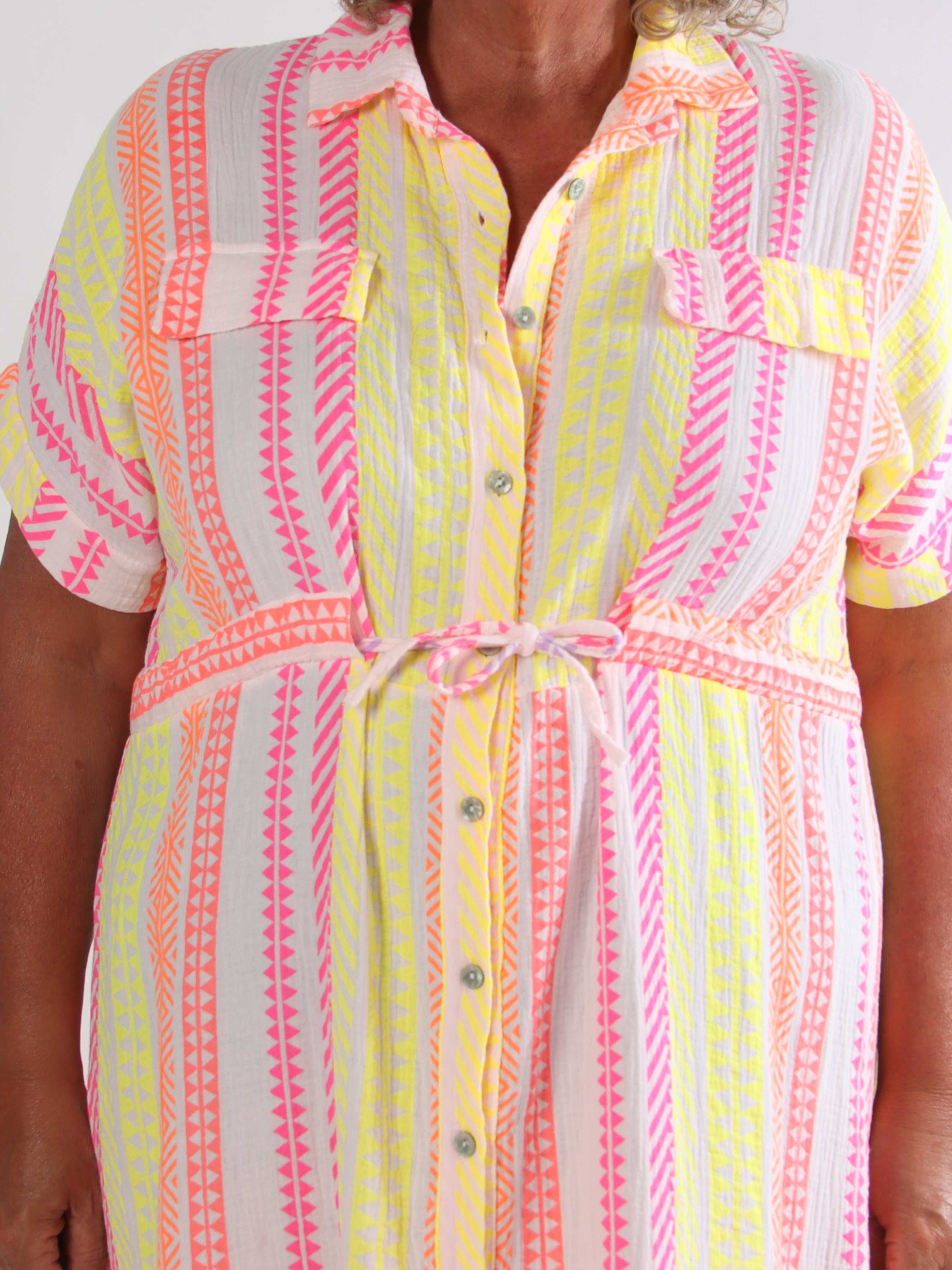 Aleftine - Plus size skjortekjole i bomuld med neonstriber