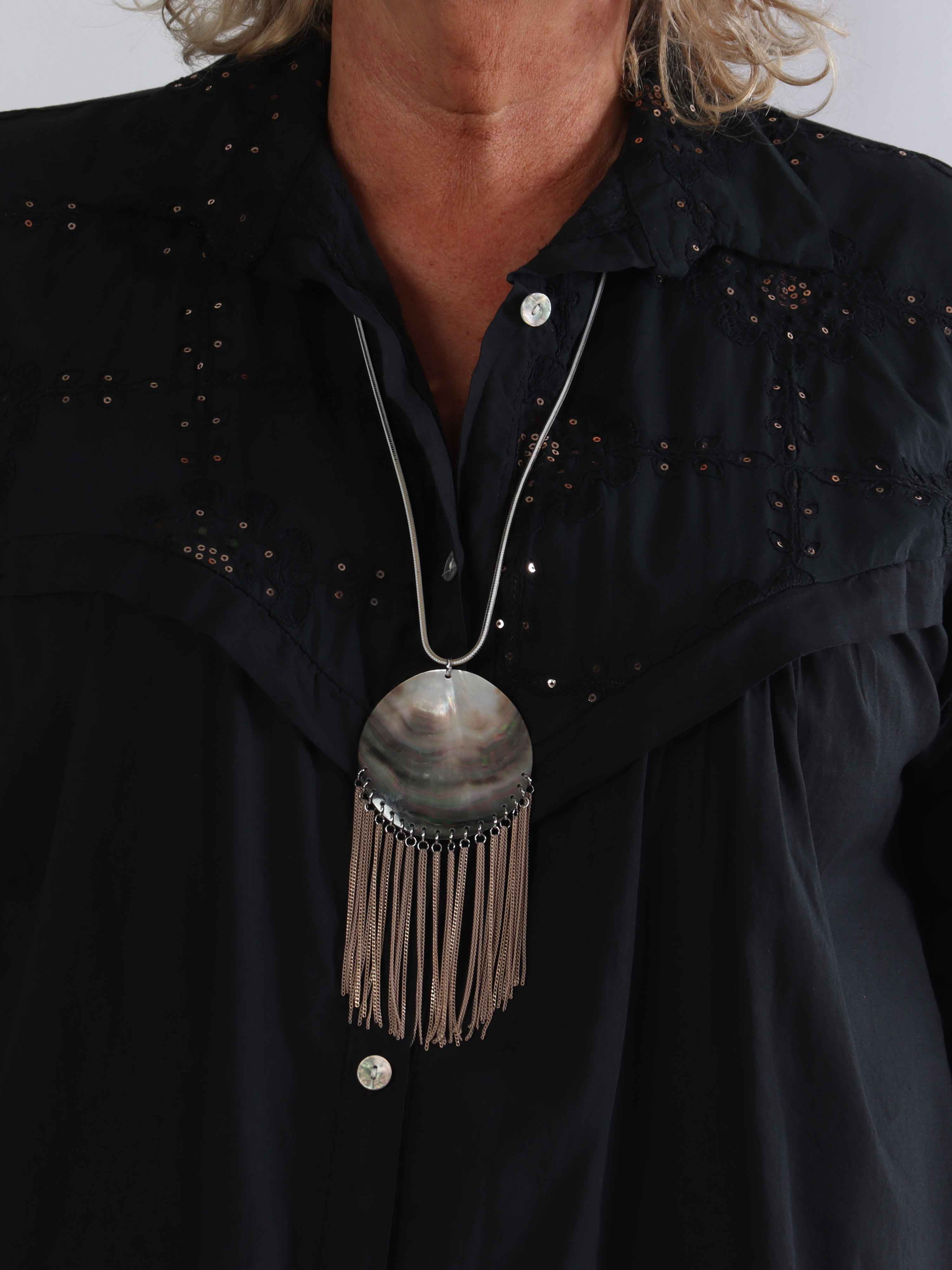 Alfreda - Plus size skjortekjole i bomuld med broderet mønster og pailletter