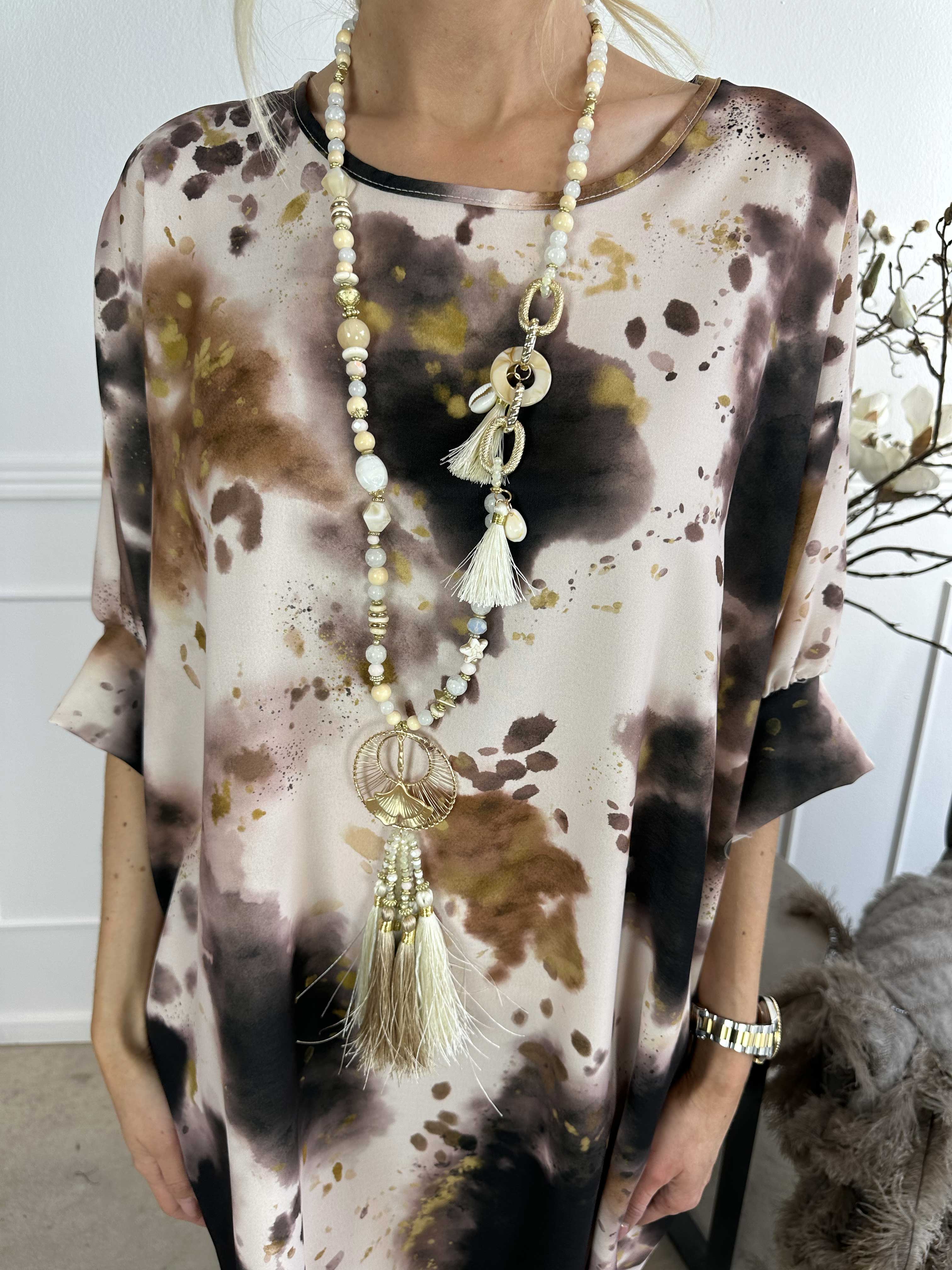 Alfrida - Batikmønstret kjole i løs pasform