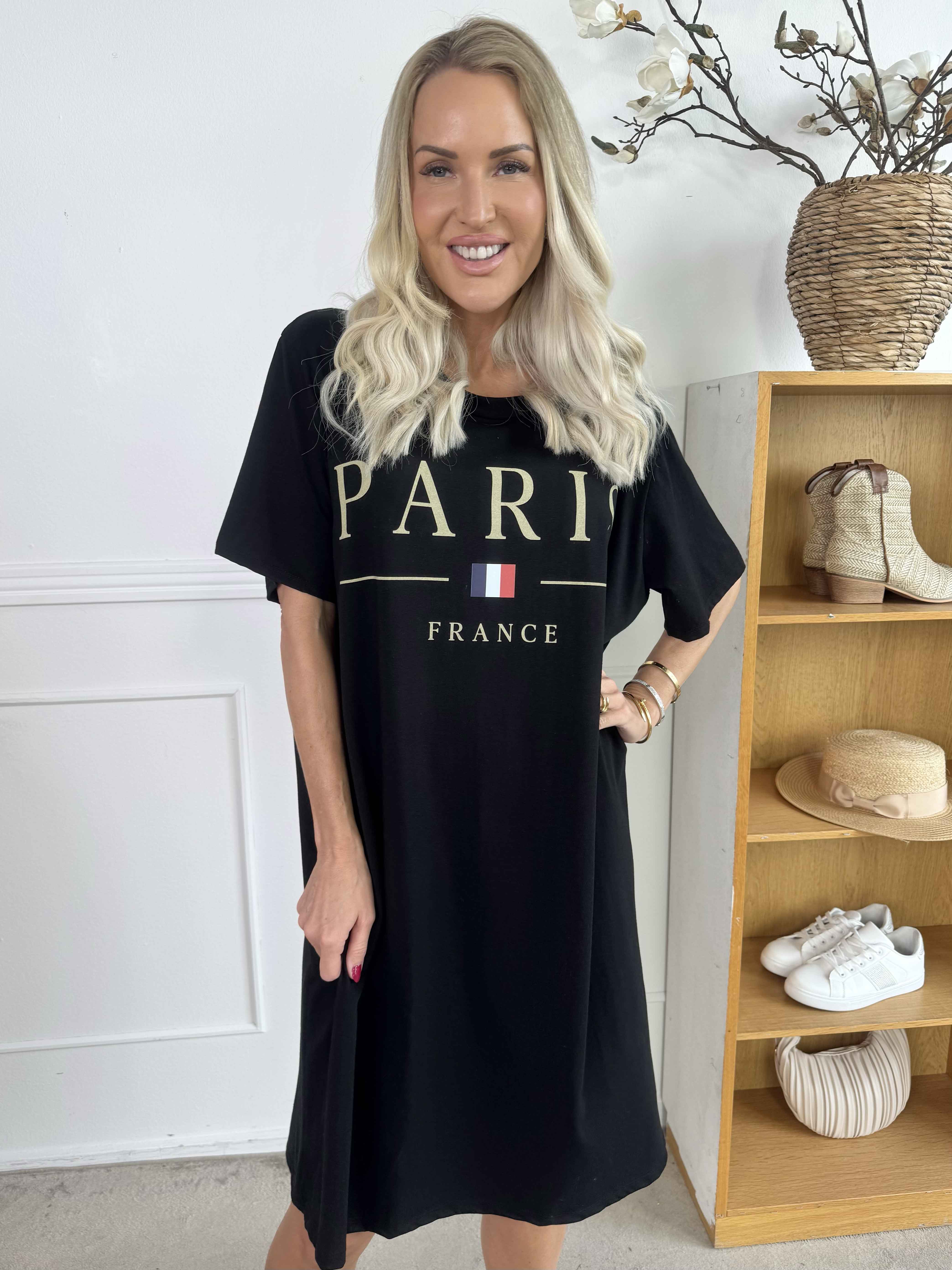 Alice - Joggingkjole i bomuld med Paris stående på brystet