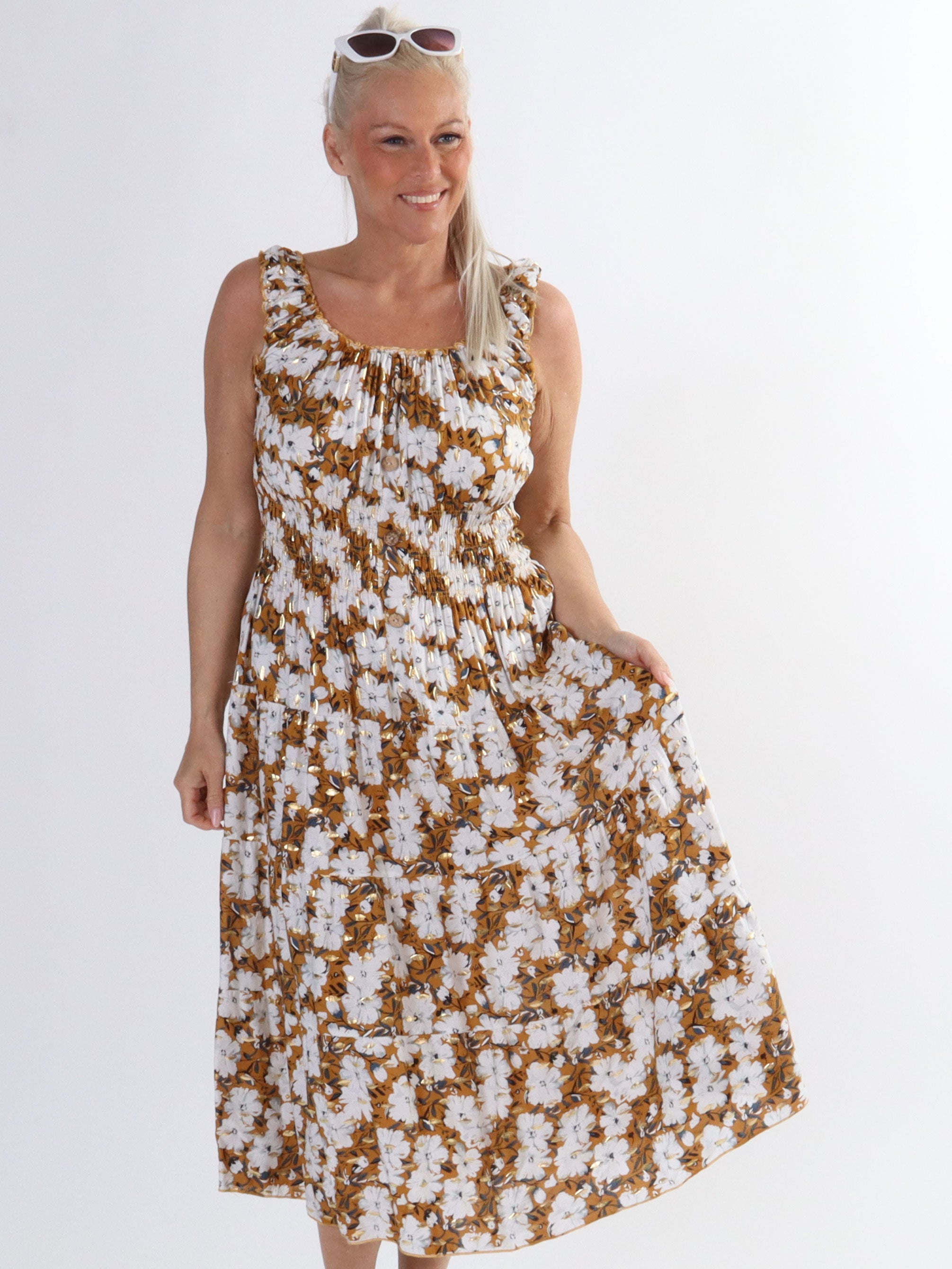 Alicia summer Short - Sød plus size stropkjole med sommerblomster