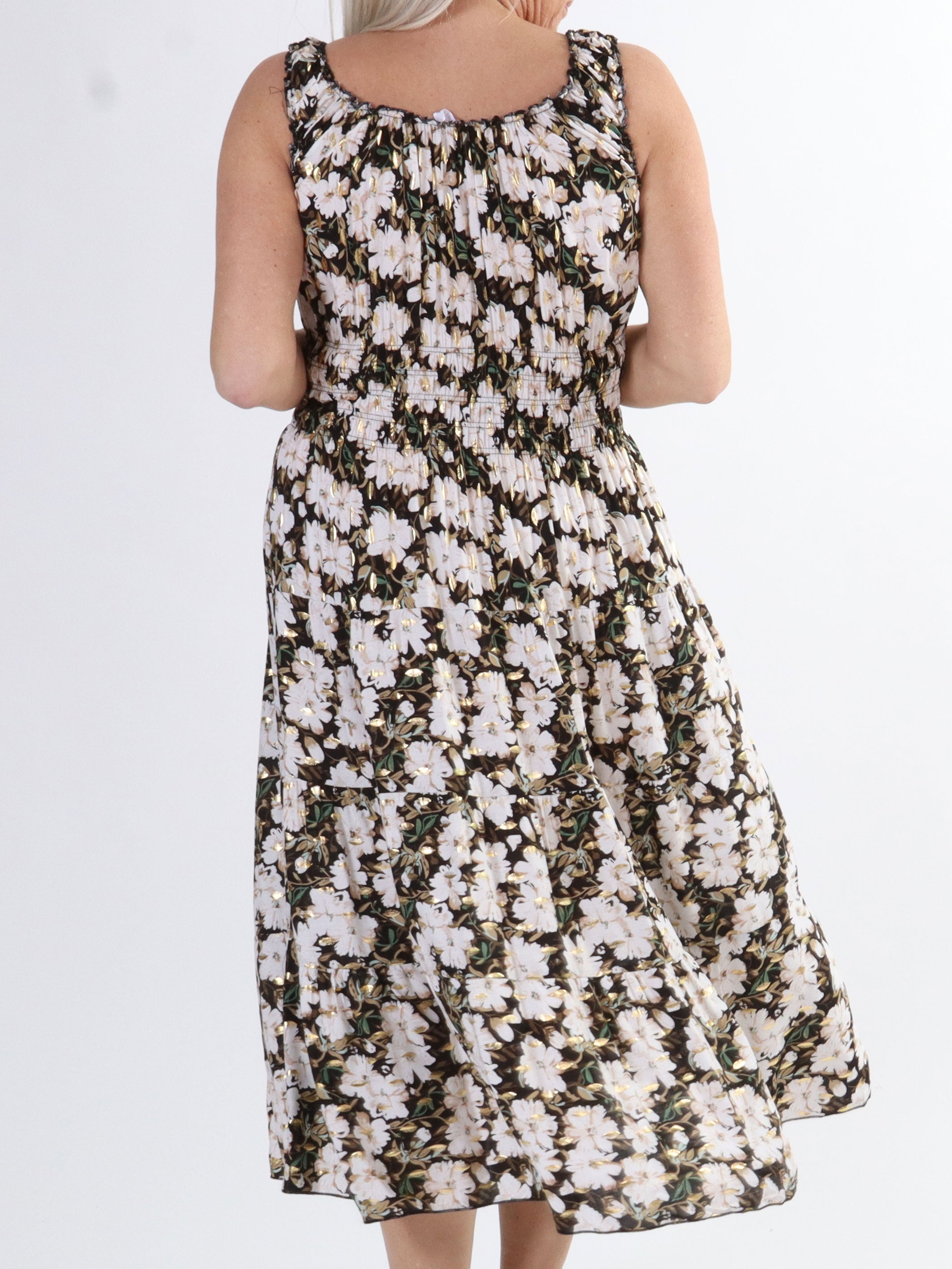 Alicia summer Short - Sød plus size stropkjole med sommerblomster