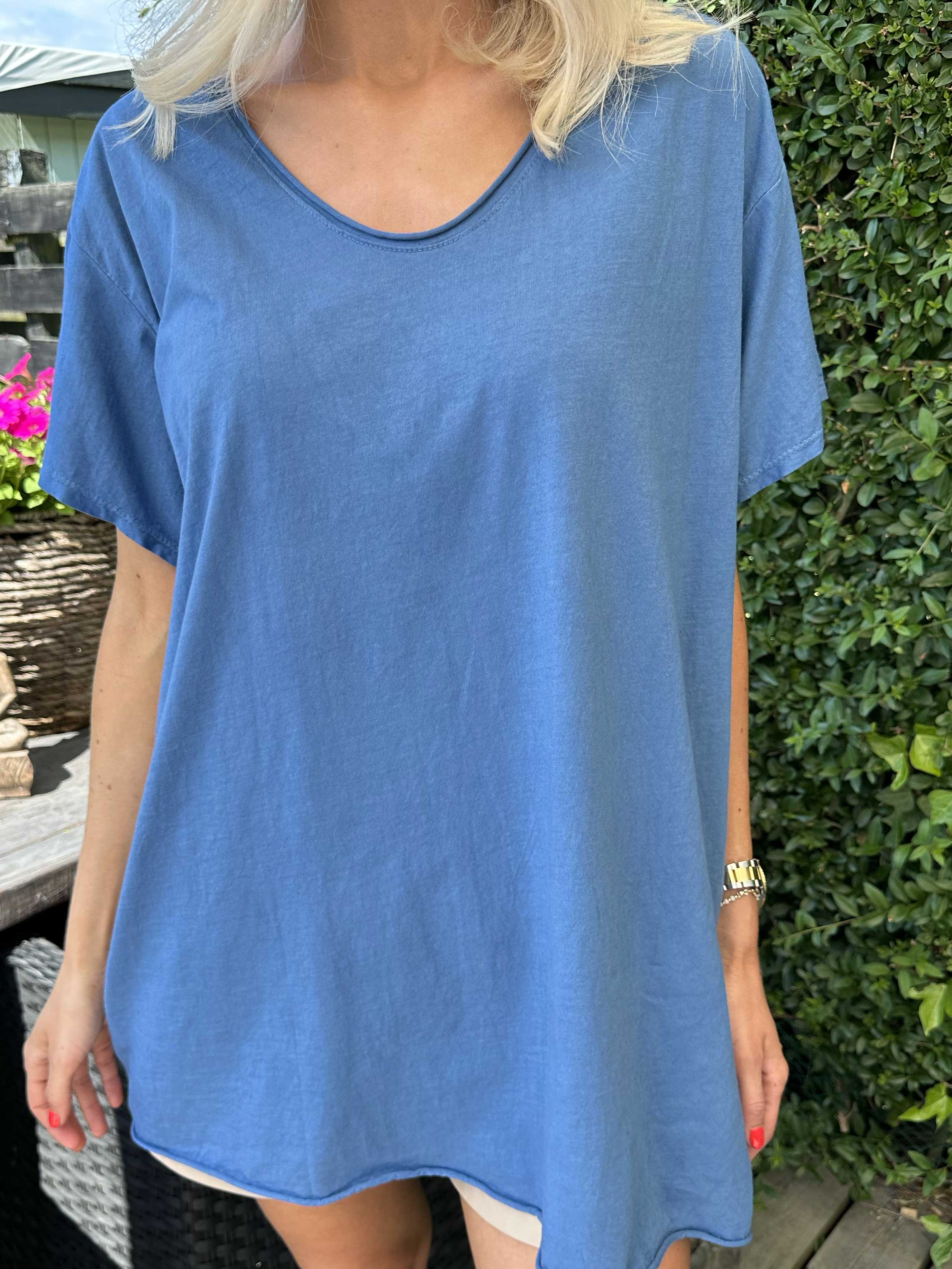 Alison - T-shirt i bomuld med v-udskæring