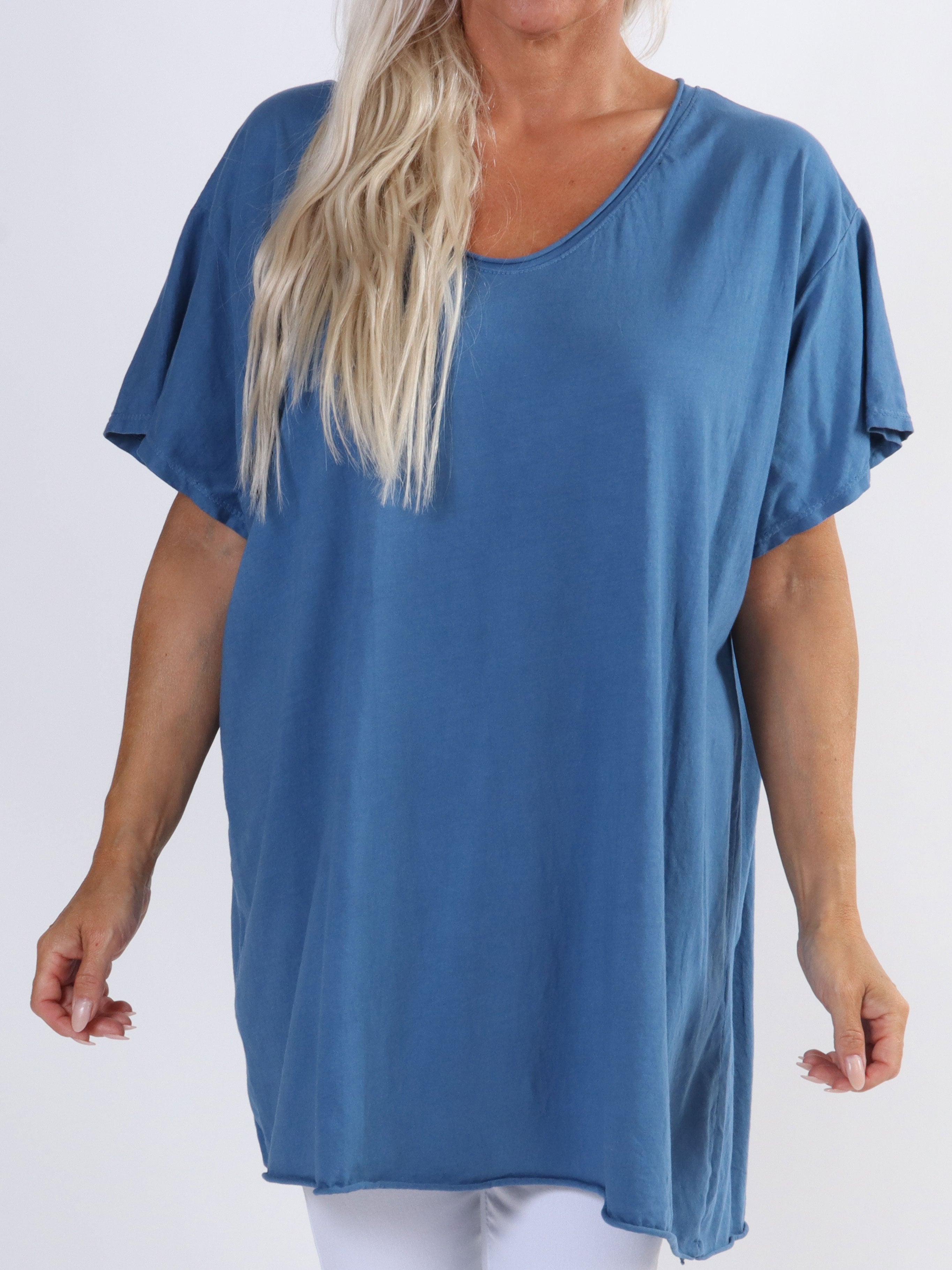 Alison - Plus size t-shirt i bomuld med v-udskæring