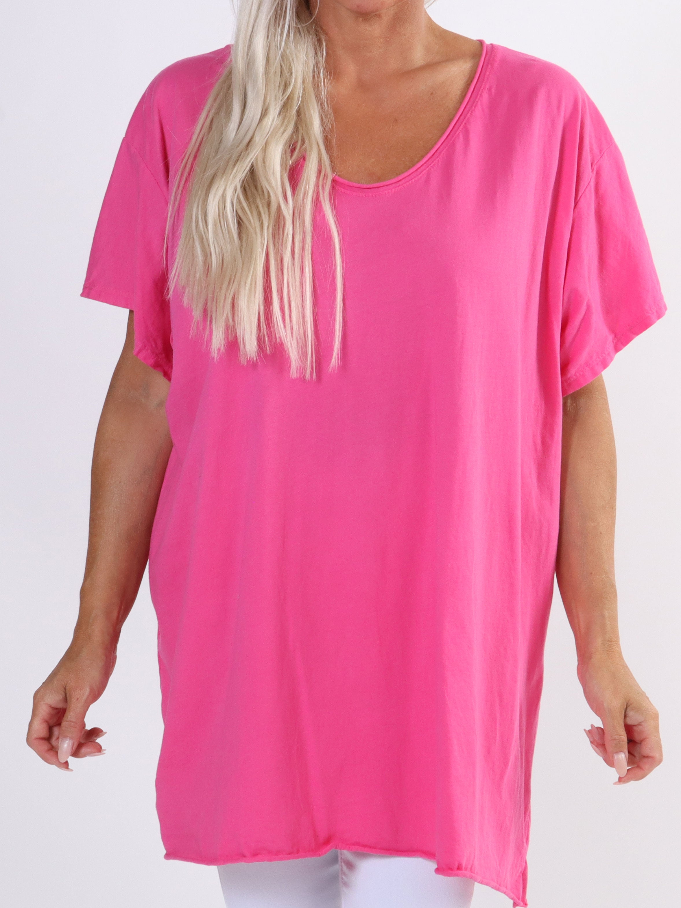 Alison - Plus size t-shirt i bomuld med v-udskæring