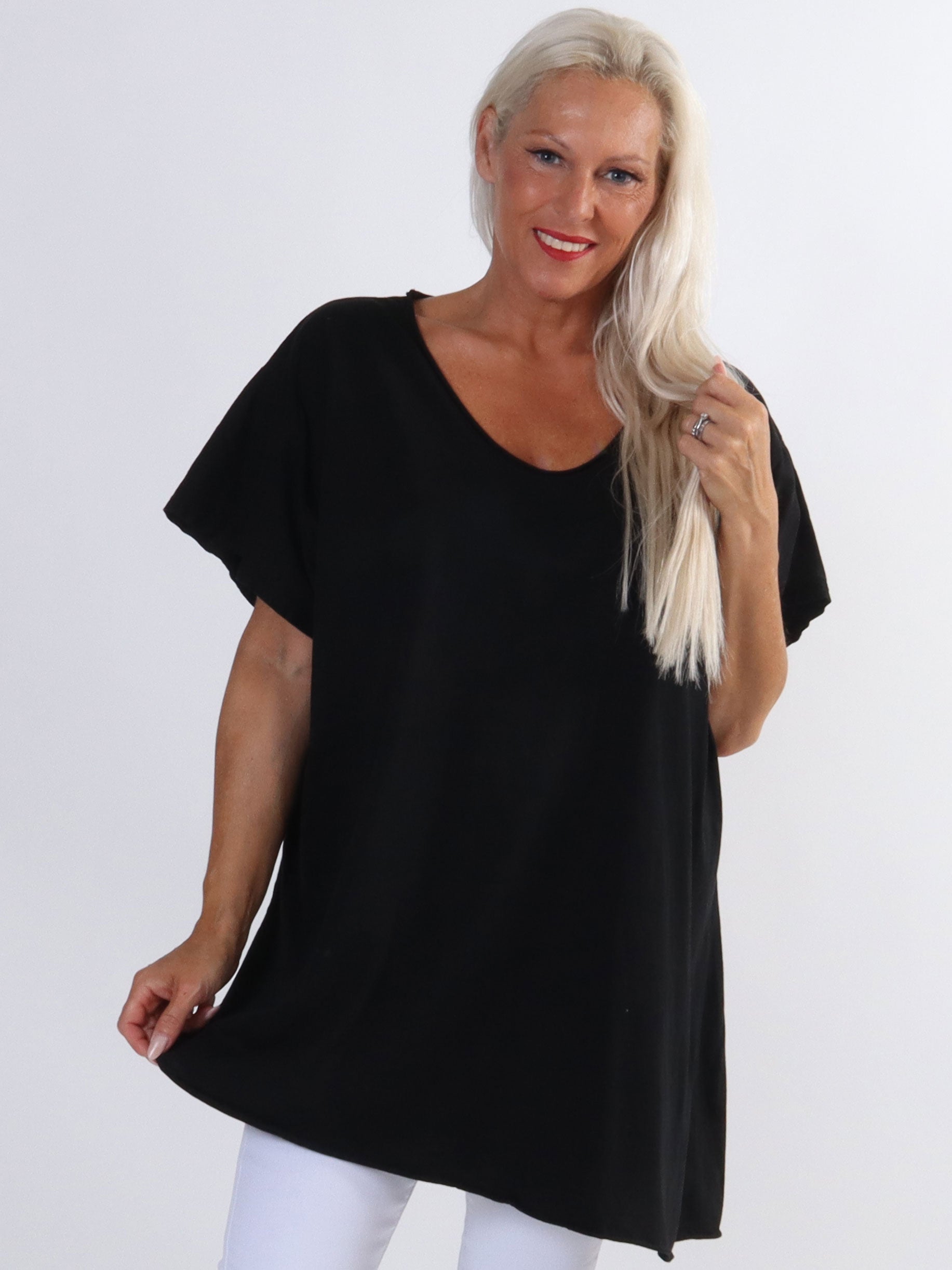 Alison - Plus size t-shirt i bomuld med v-udskæring