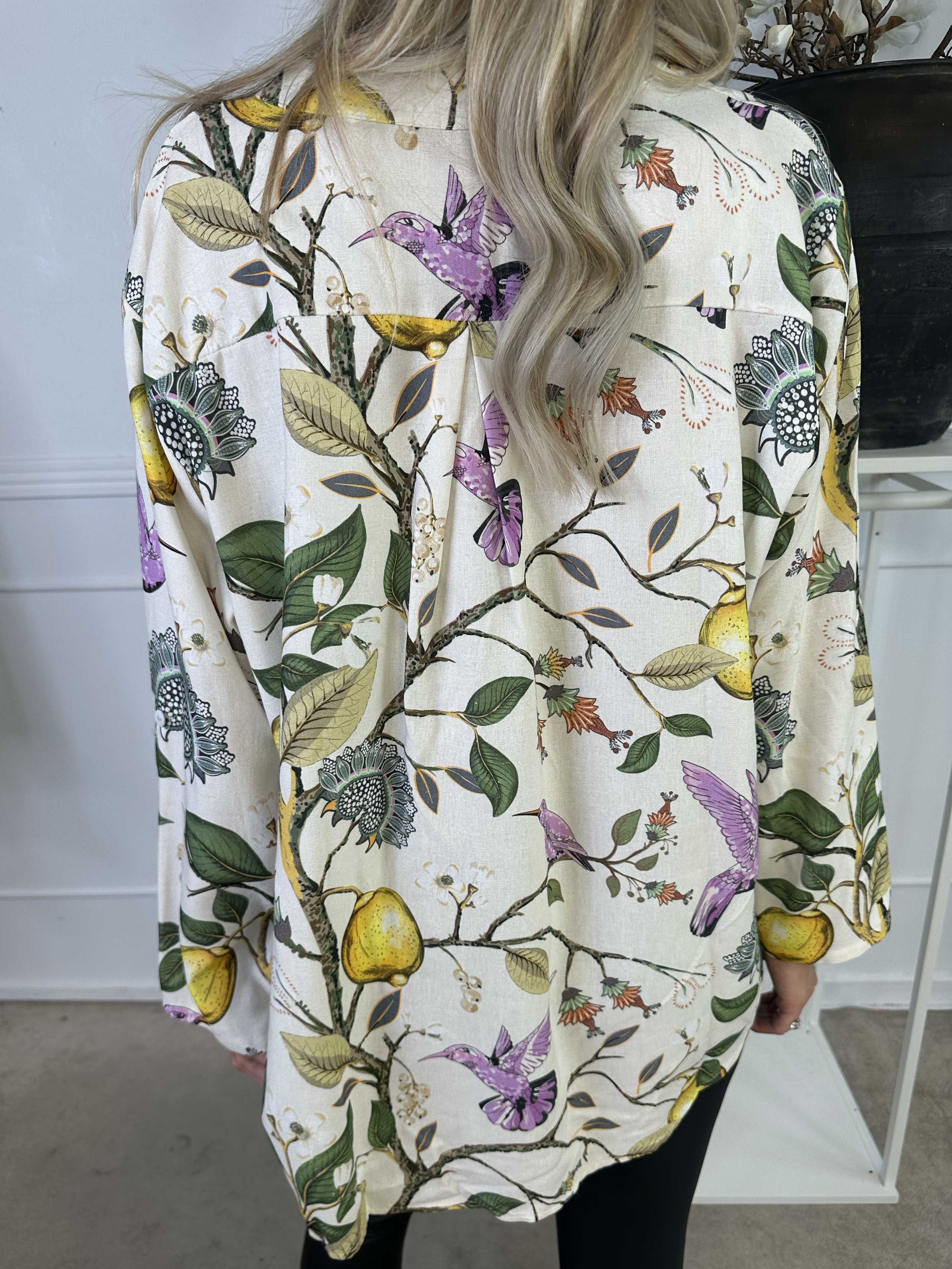 Almira - Sød skjorte i hør og bomuld med fuglemotiver