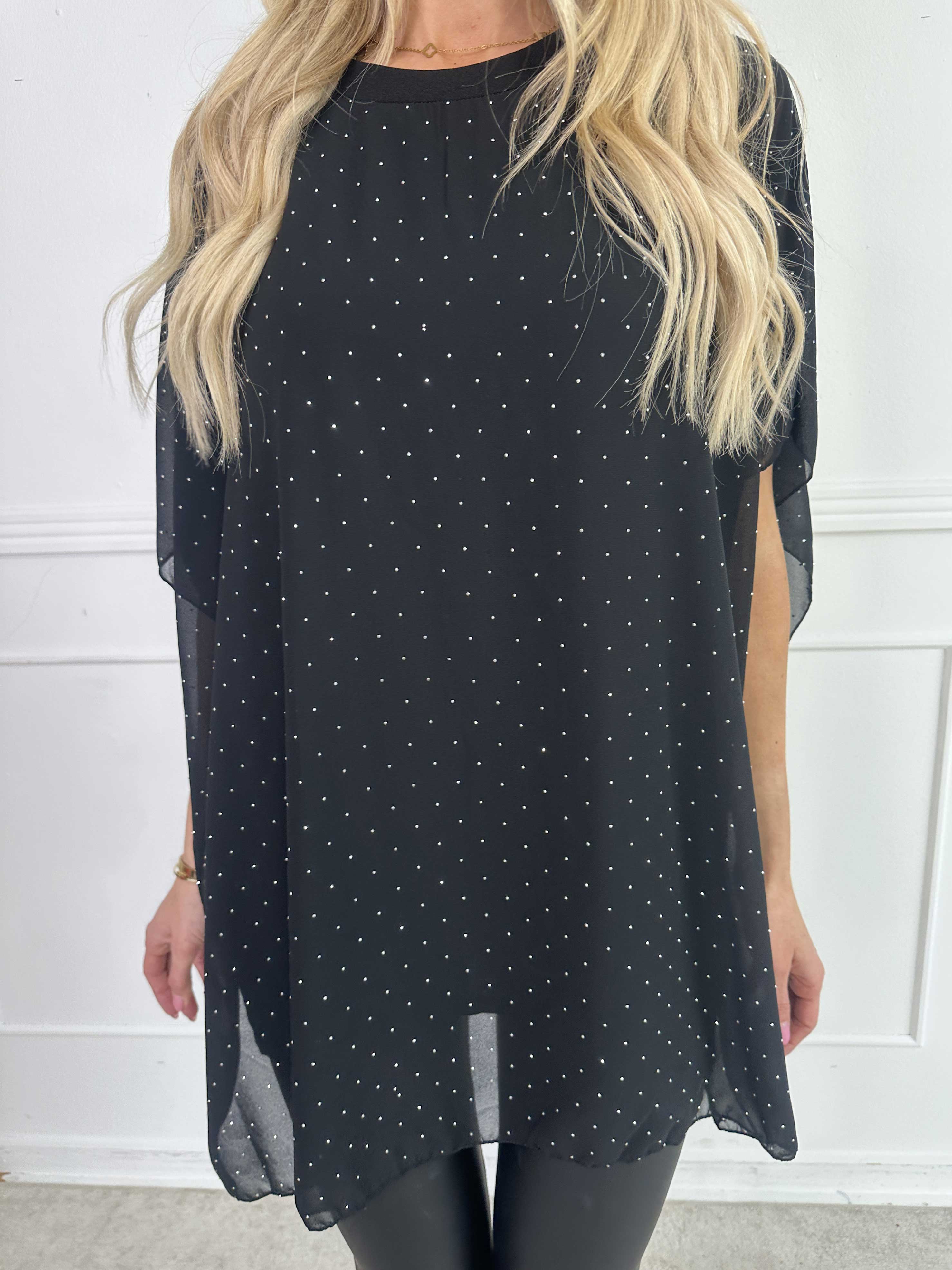 Alpha - Sød tunikakjole med et chiffonlag med skinnende sten